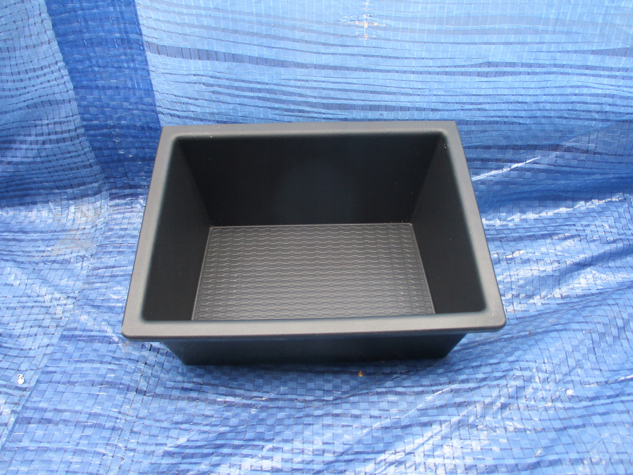 SCHOWEK PÓŁKA HYUNDAI TUCSON II LIFT 84690-D7003