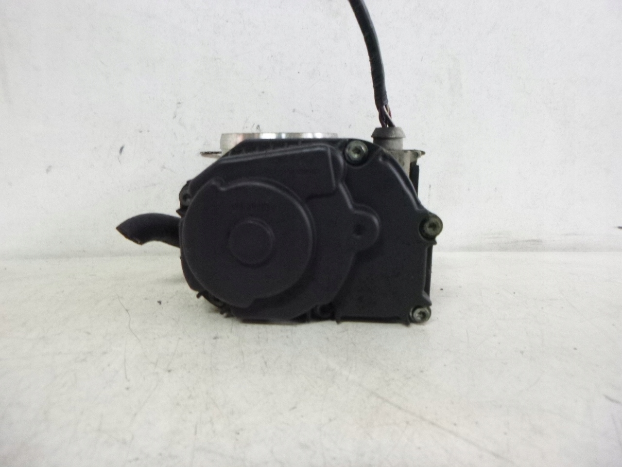 throttle flap Volkswagen Golf IV 1.6 2000r.