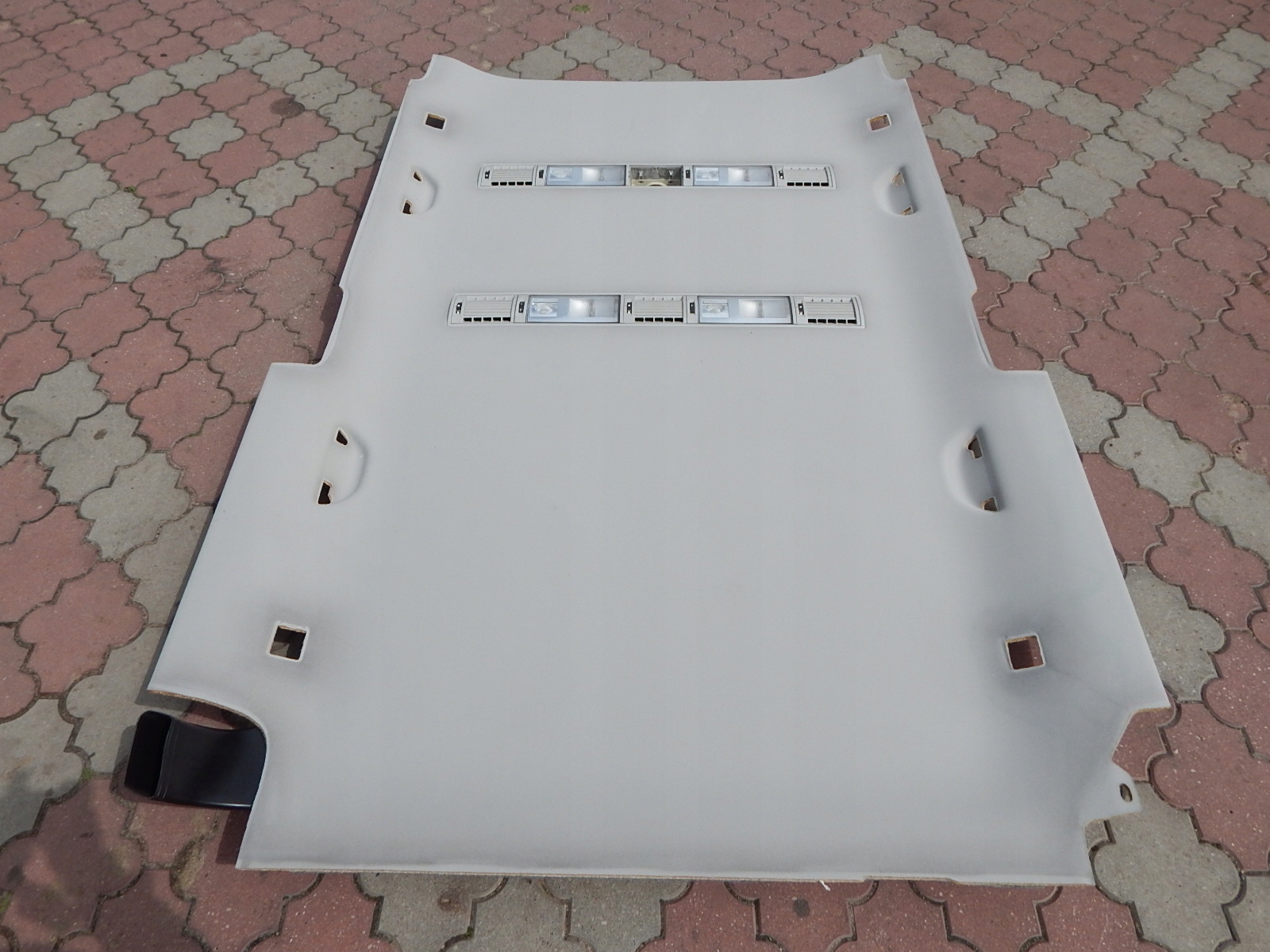 VW T5 MULTIVAN podsufitka 2 drzwi Producent części Volkswagen OE