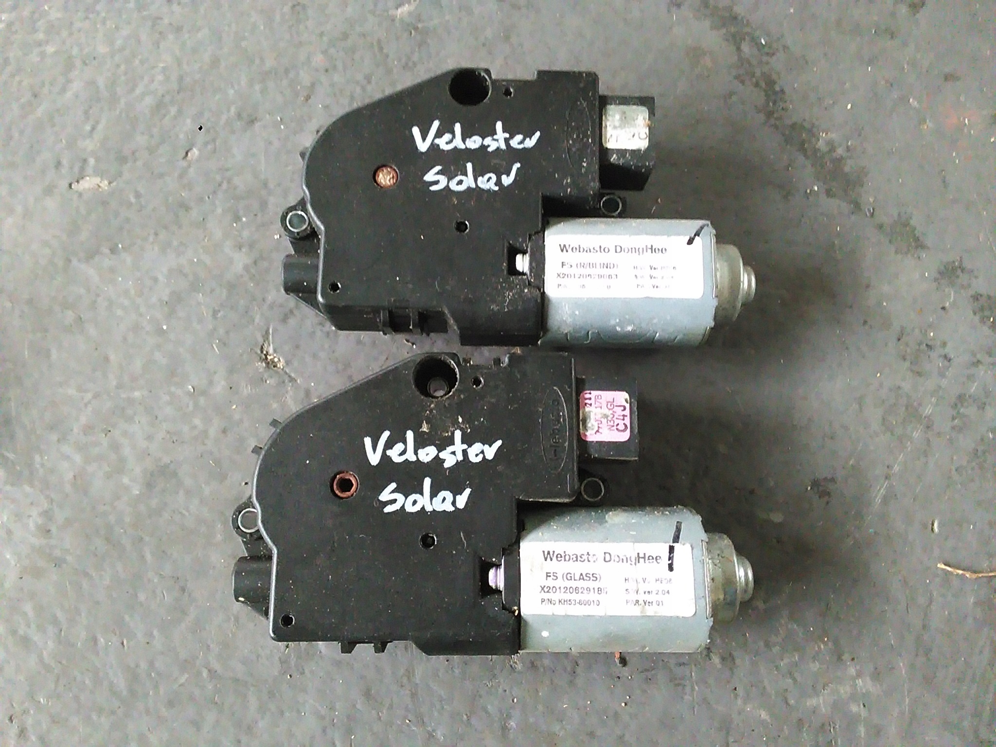 HYUNDAI VELOSTER 2011 SILNICZEK SZYBERDACHU