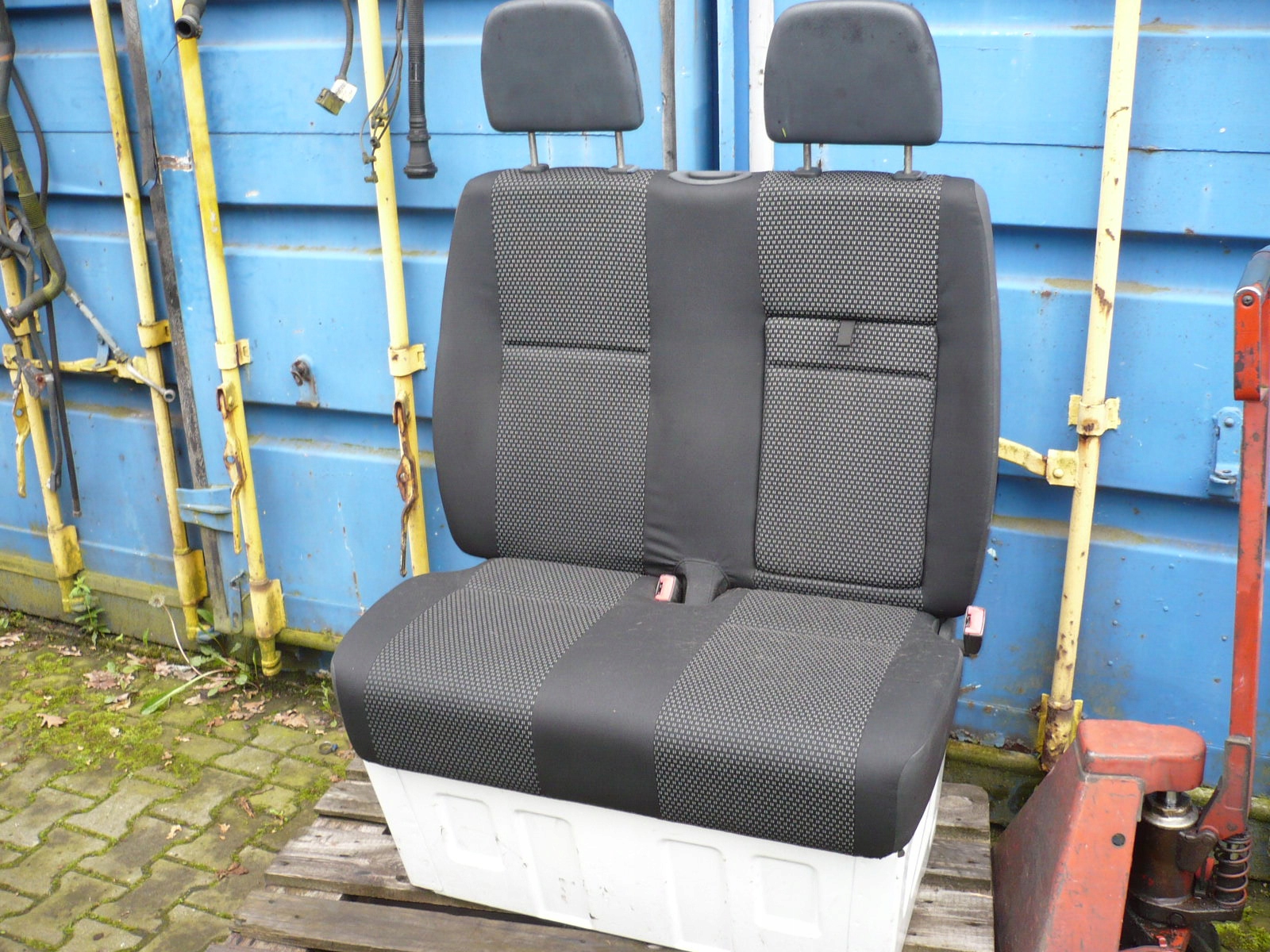 сиденья спринтер. двойное сиденье мерседес спринтер 906. сиденье мерседес спринтер 906. сиденья спринтер. пассажирские сиденья на мерседес спринтер.