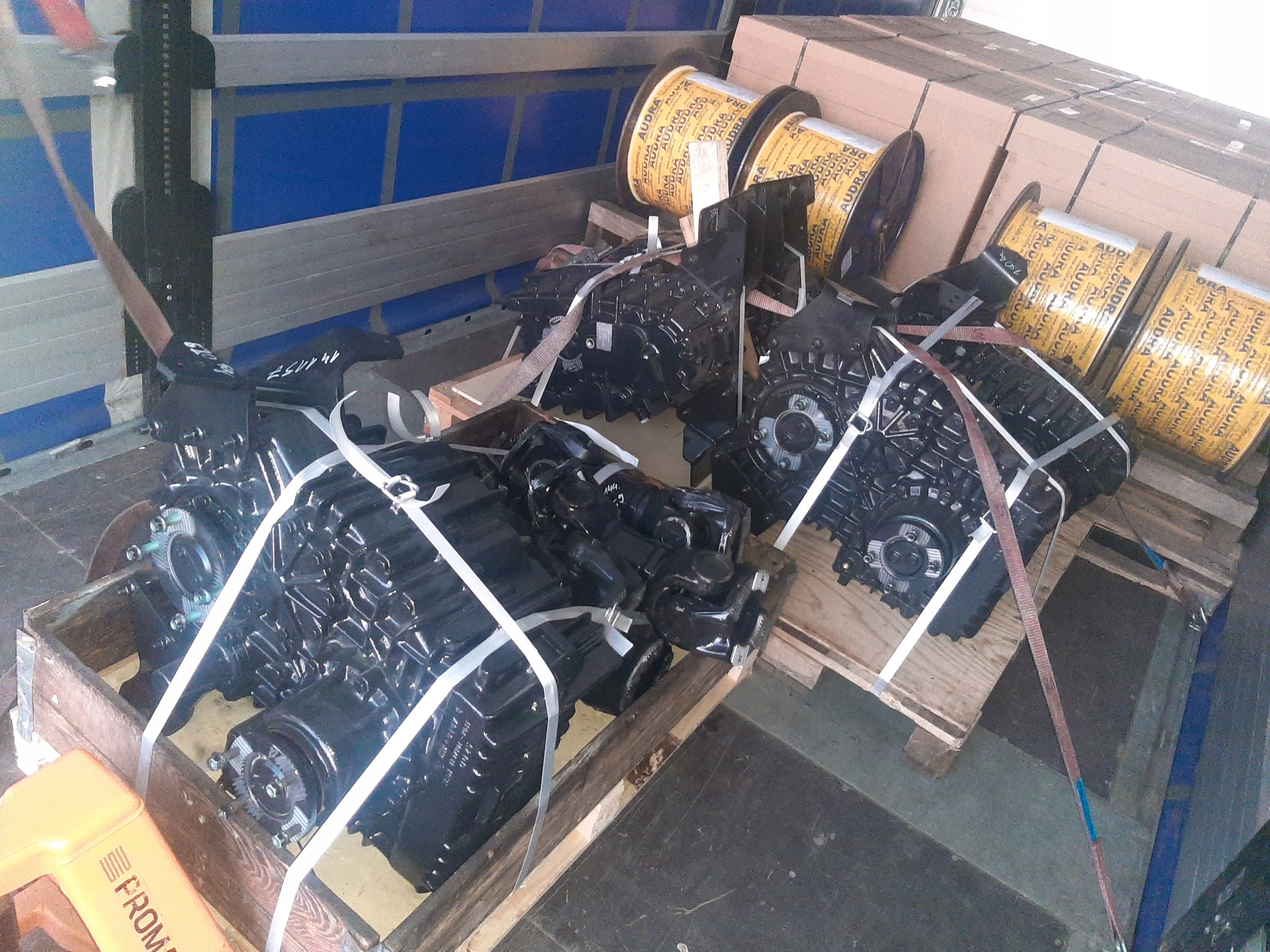 81.37000.7249 - Розподільна коробка редуктор MAN TGL G102Z 4x4