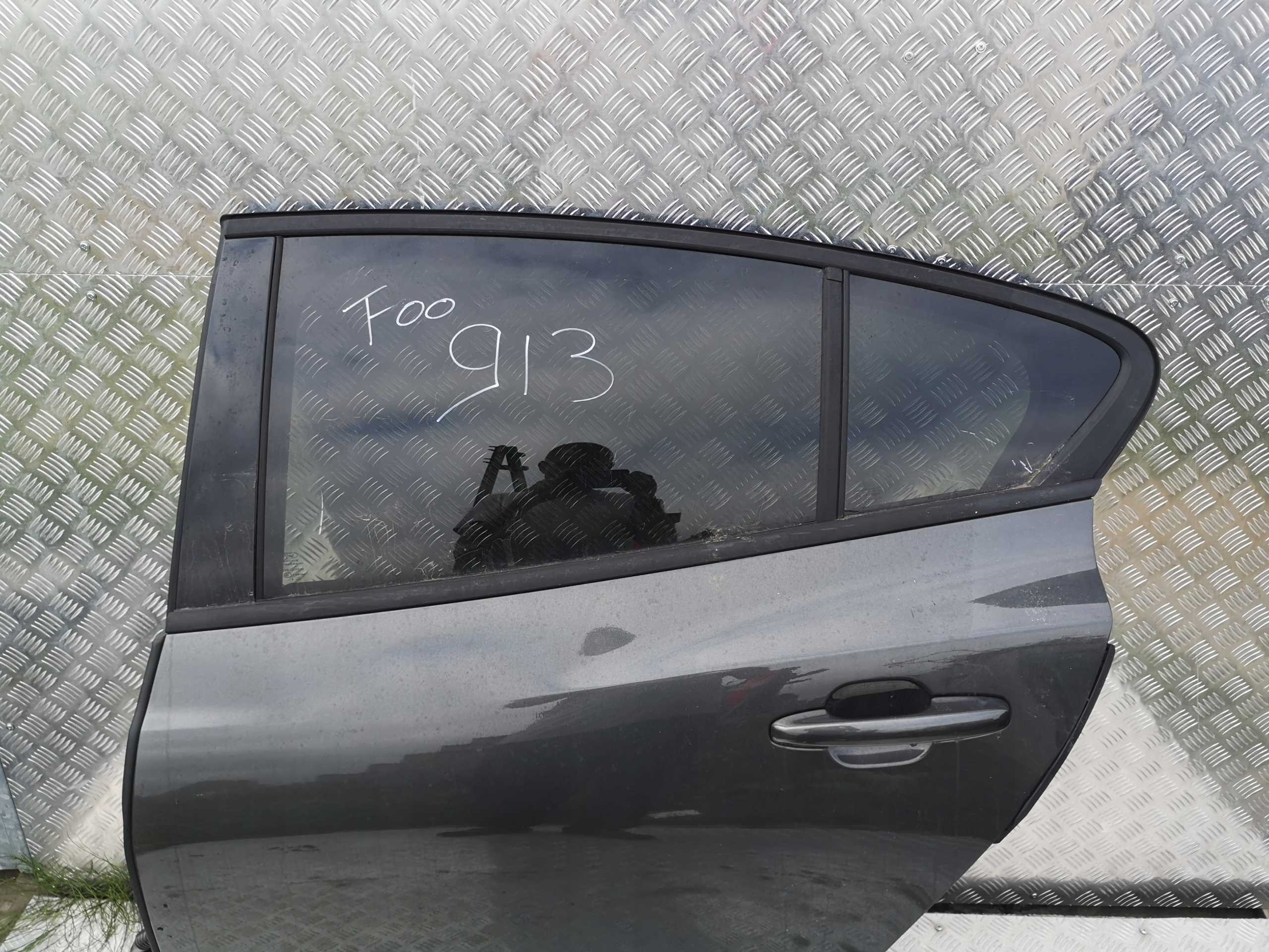 FORD FOCUS MK4 DRZWI LEWE TYŁ HATCHBACK Producent części Ford OE