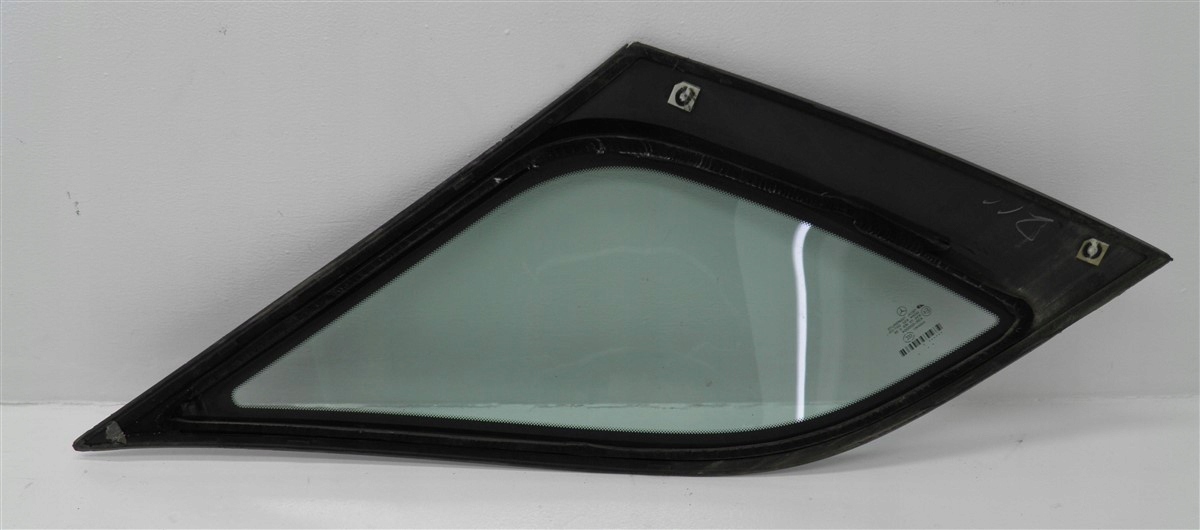 SZYBA TRÓJKĄT PRAWY TYŁ TYLNA MERCEDES ML W164 07- Producent części Mercedes-Benz OE