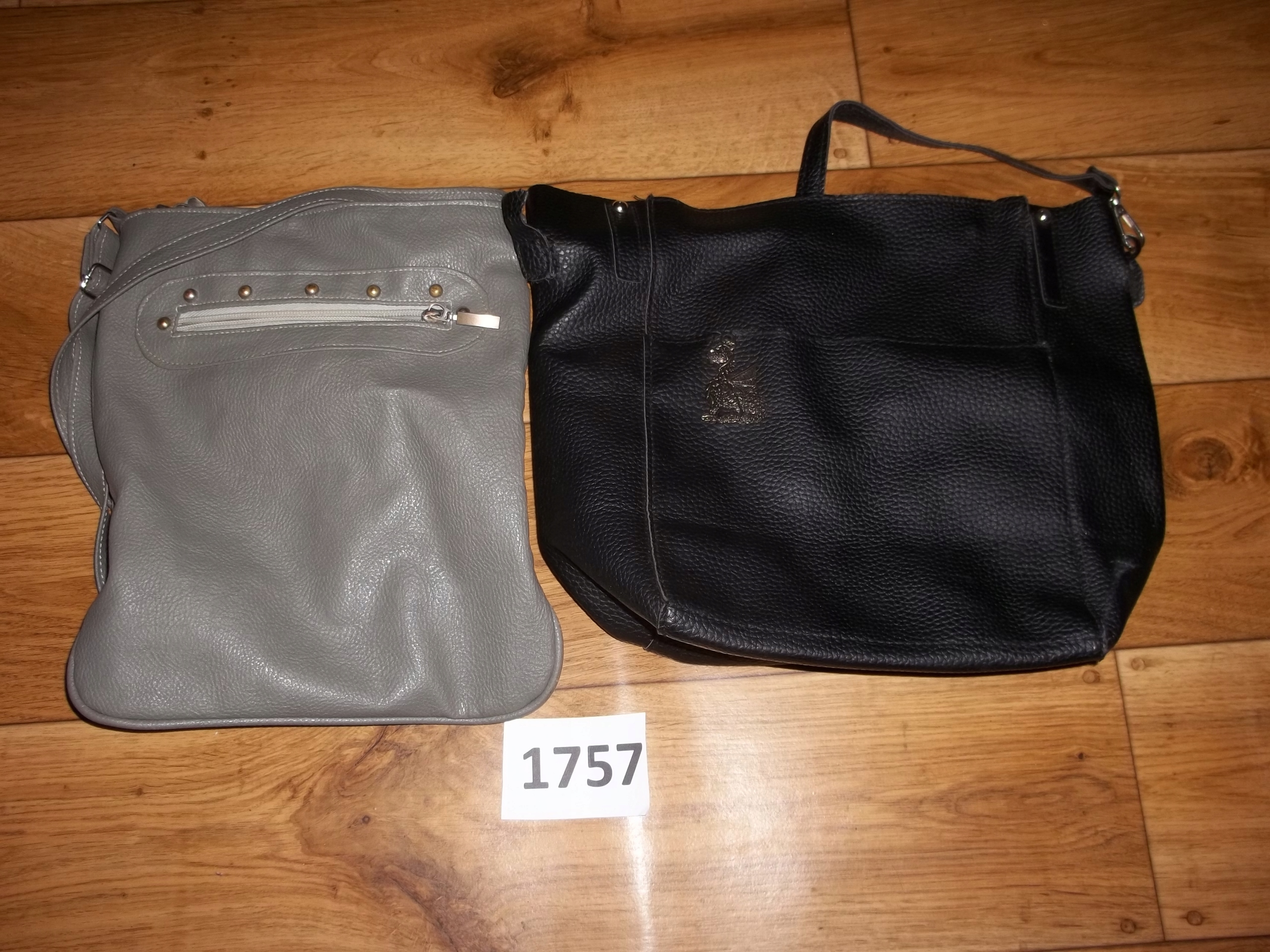 MEGA PAKA RZECZY TOREBKI Z SZAFY TOREBKA (1757)