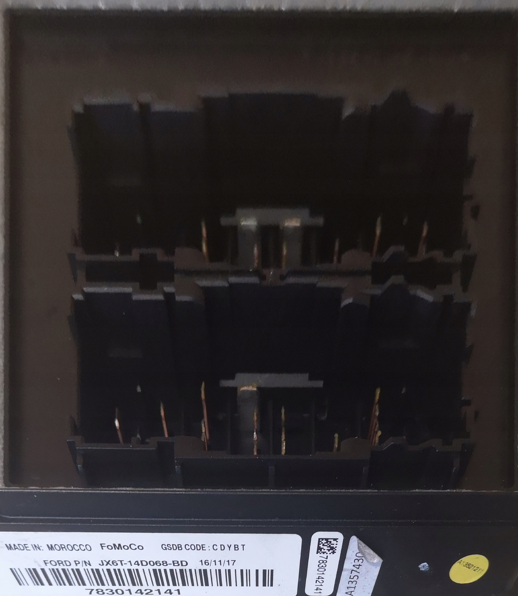 FORD FOCUS MK4 1.0 ECOBOOST SKRZYNKA BEZPIECZNIKÓW Typ samochodu Samochody osobowe