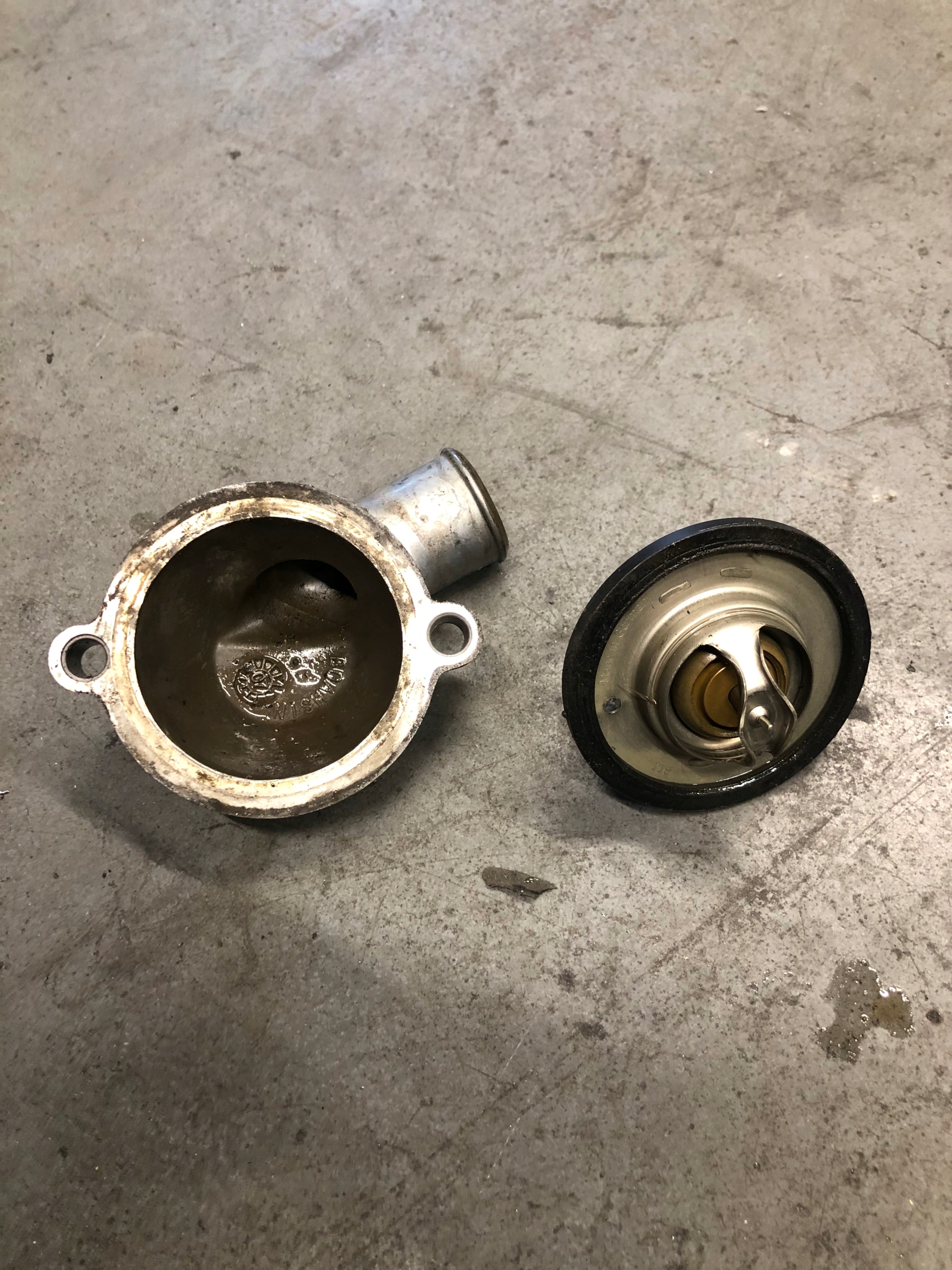 TERMOSTAT - Triumph Tiger 800 2010-2014 Producent Triumph OE