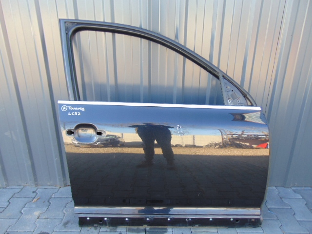 VW Touareg двері спереду зліва