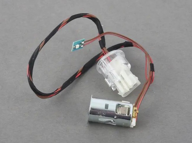 Gniazdo zapalniczki BMW 5 F10 Oryginał