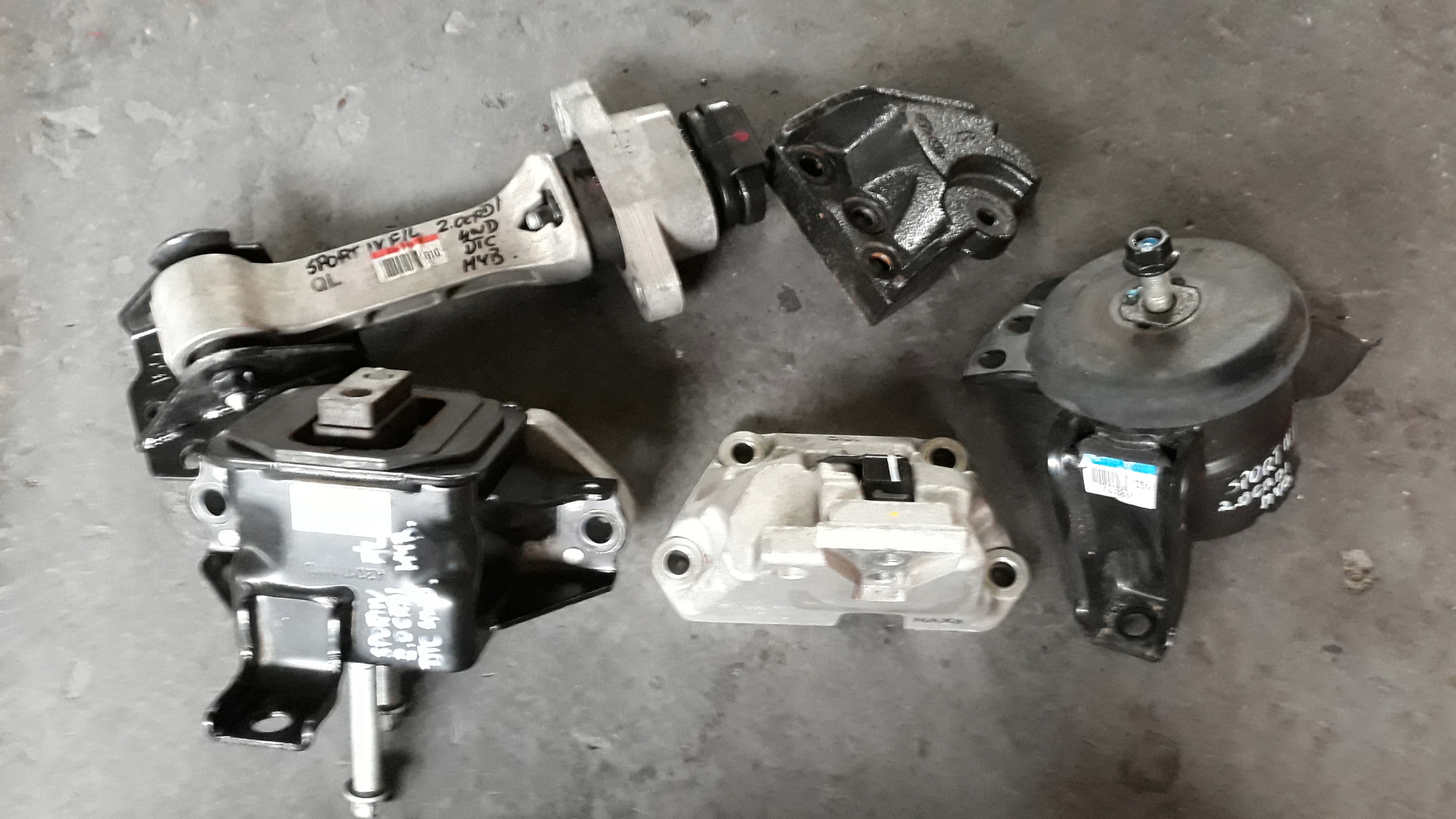 2.0CRDI - KIA SPORTAGE IV LIFT 2.0 CRDI HEV ПОДУШКА ДВИГАТЕЛЯ