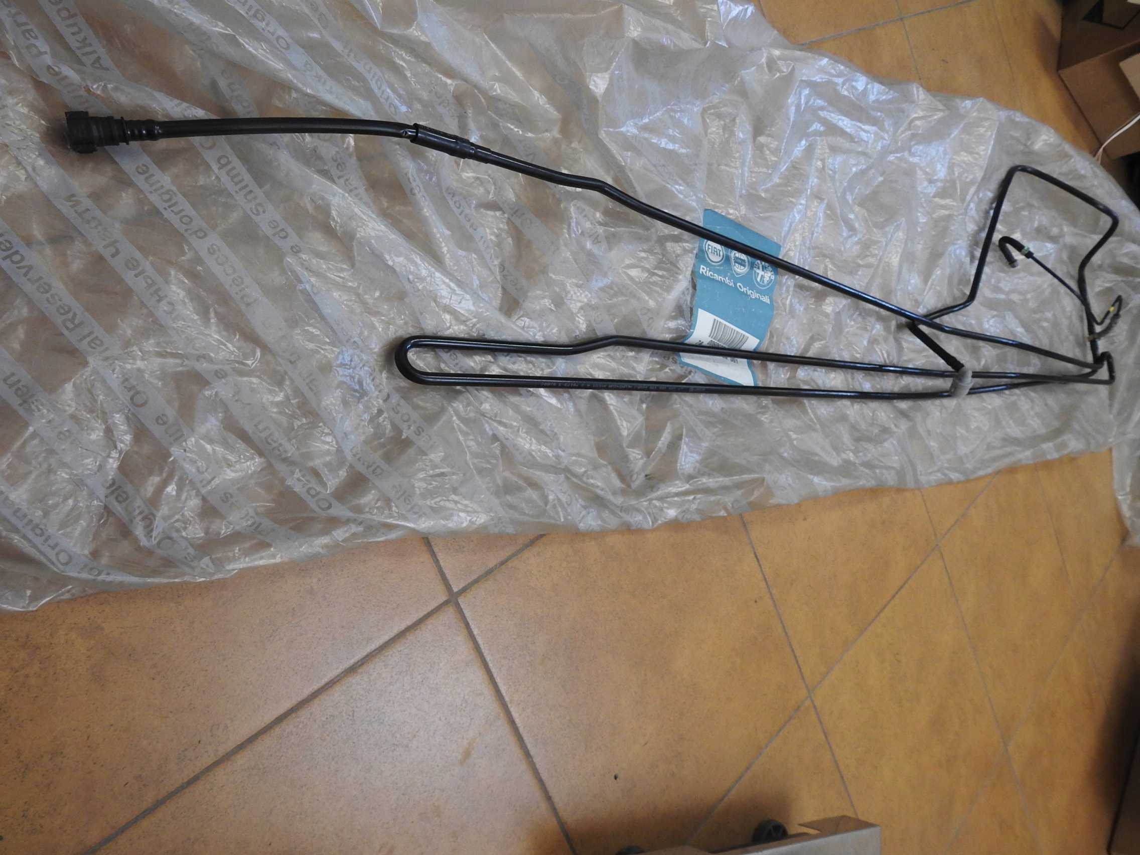 Przewod przewody paliwa Alfa Romeo 166 2 4 JTD Engine Type Diesel