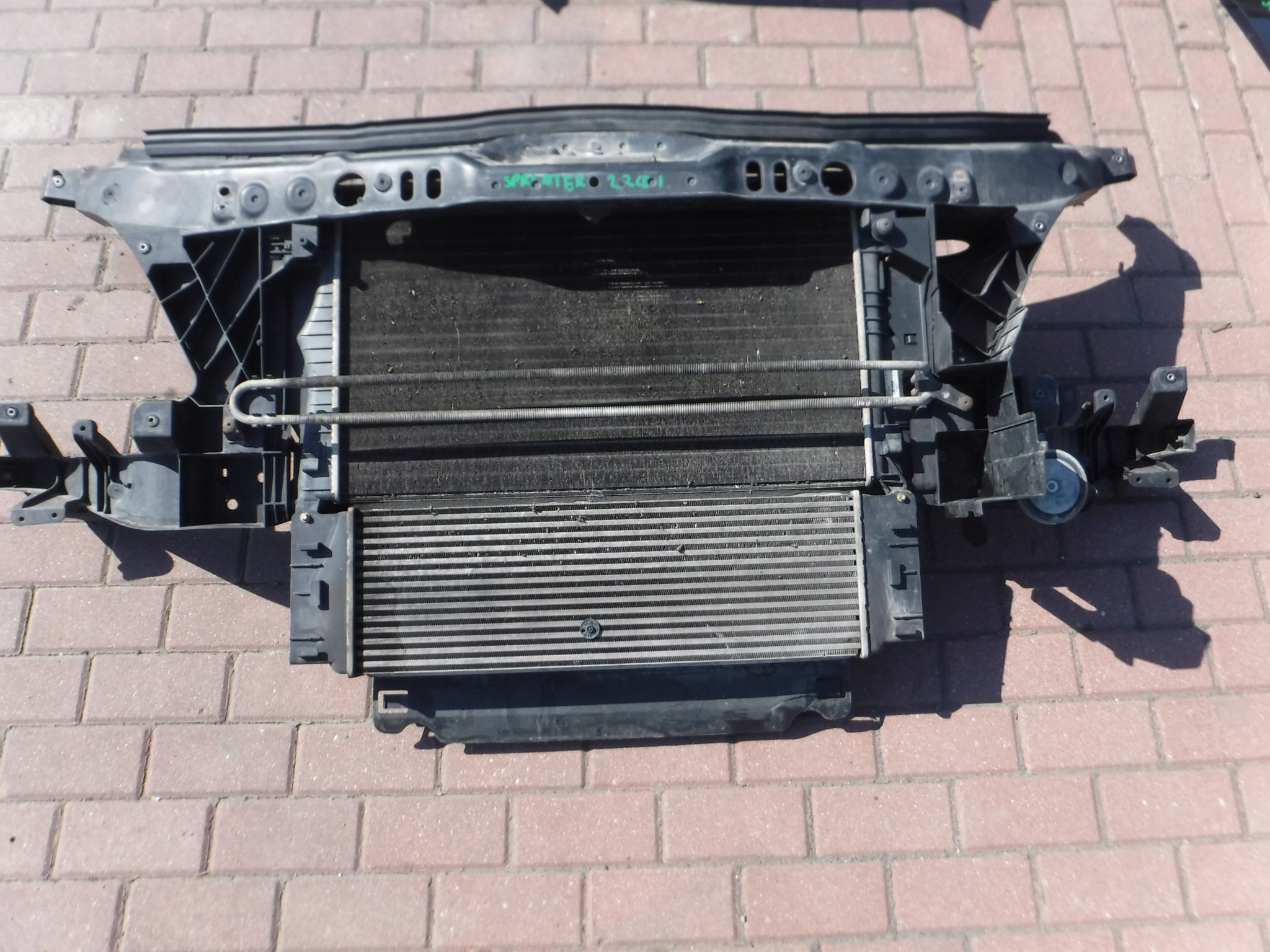 PAS PRZEDNI MERCEDES 2.2 CDI 906