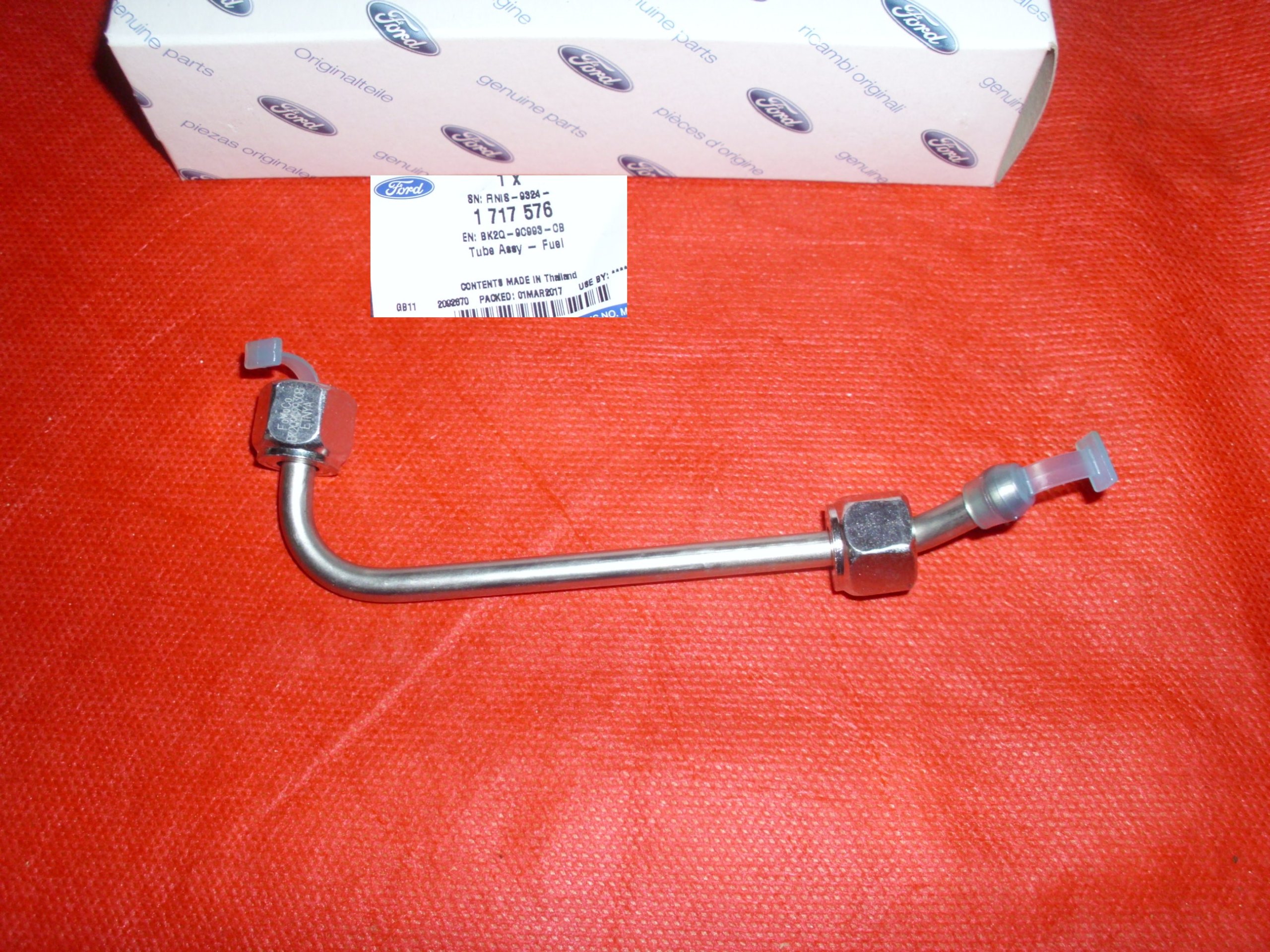 Трубка форсунки д260. Ford трубка топливная. Трубка инжектора. Трубка инжектора. Шланг топливный 21082.