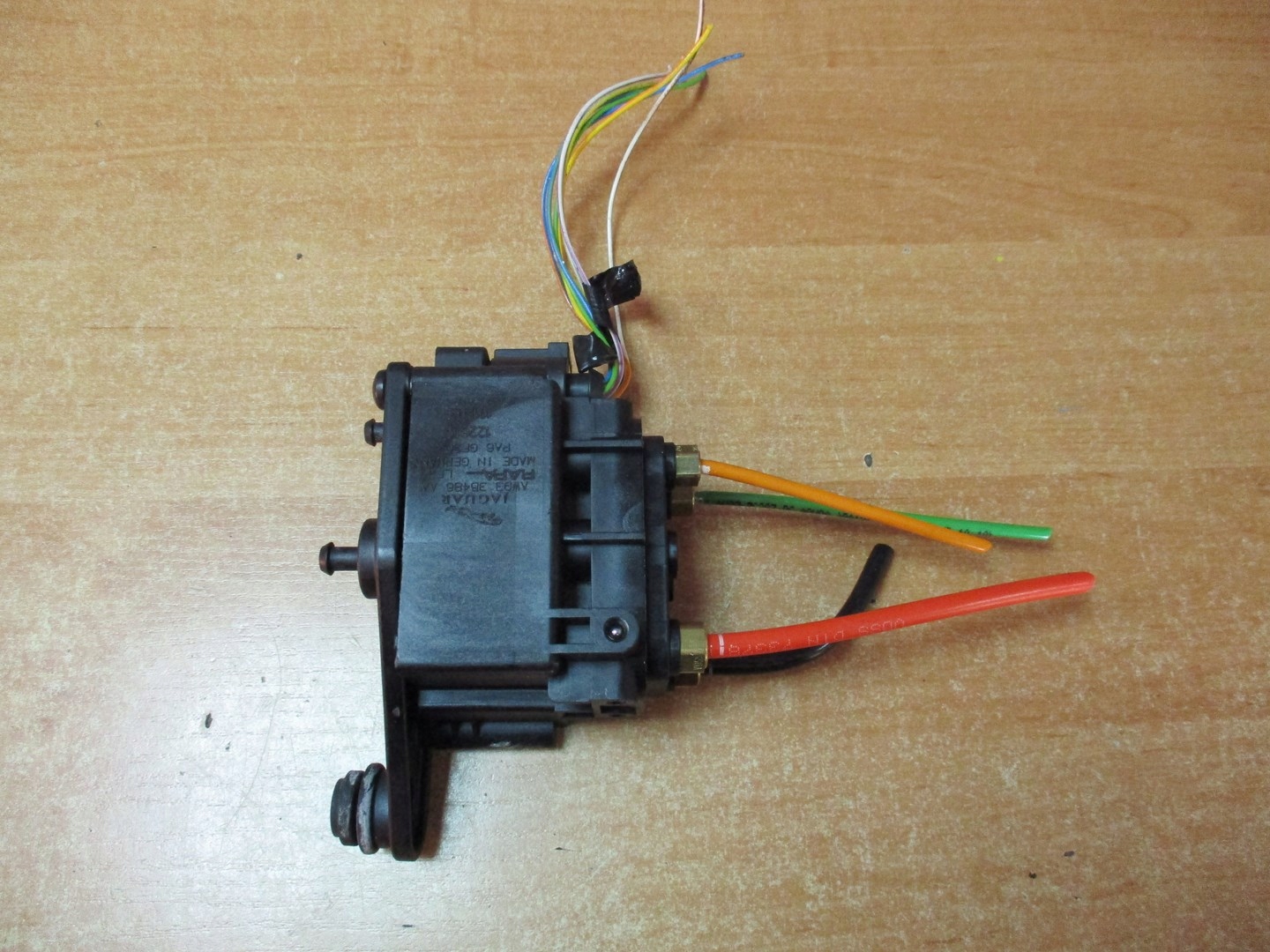 Modul rozdzielacz Jaguar XJ X351 AW93 3B486AA