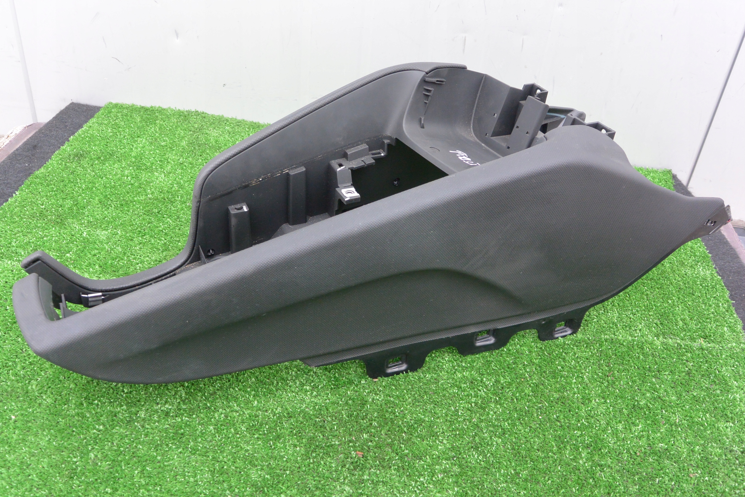 TUNEL ŚRODKOWY PRZÓD CZARNY AUDI TT 8J UK