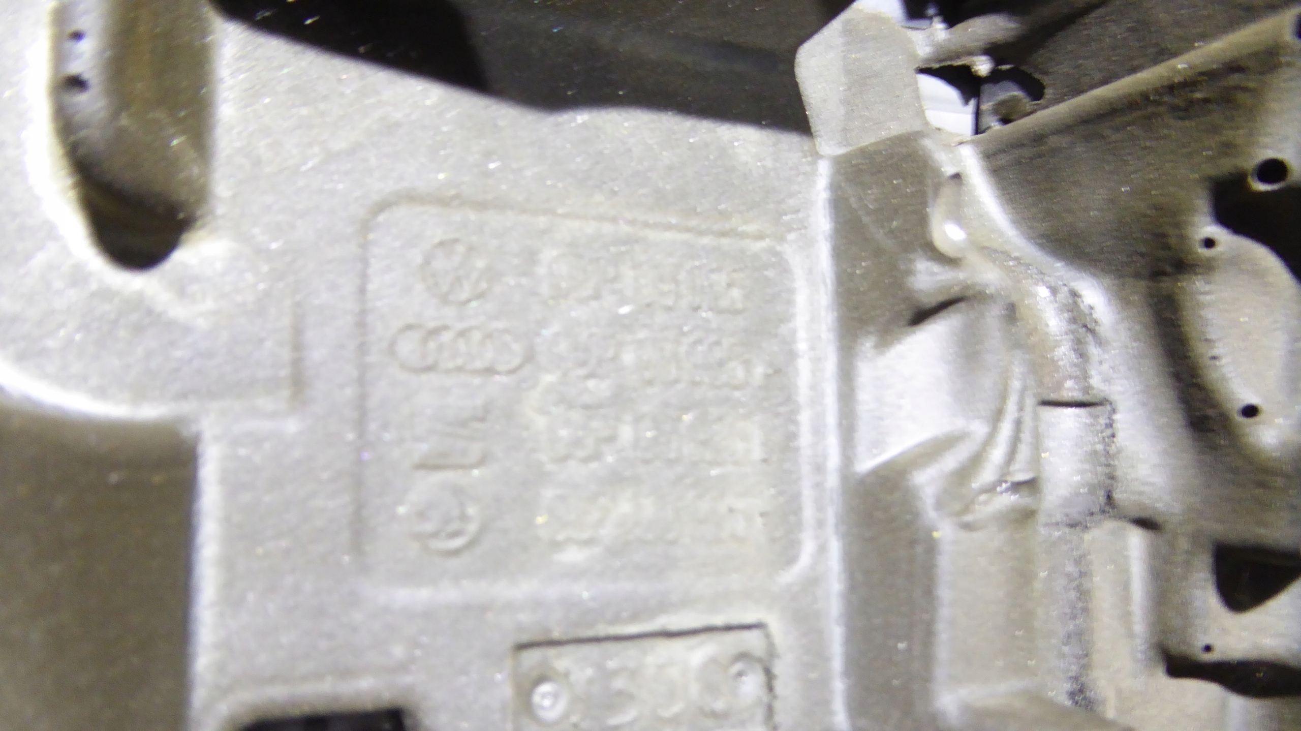 NAKLADKA OSLONA NA SILNIK VW POLO V 5 1 2 TDI 09 1 Installation side front