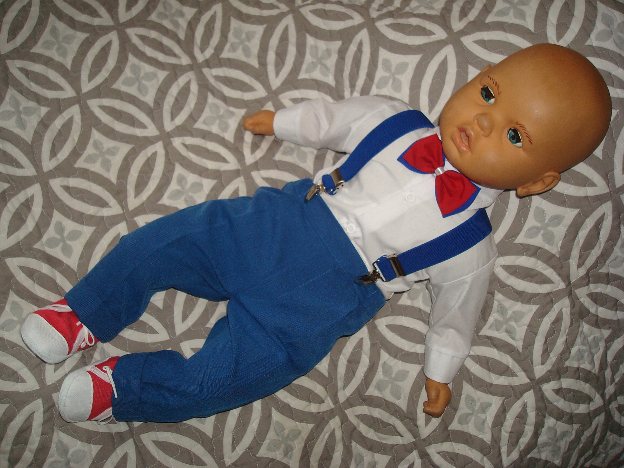 ELEGANT 5 CZ.UBRANKO CHRZEST KOMPLET SWETEREK R 74 Dodatkowe informacje Okrycie wierzchnie