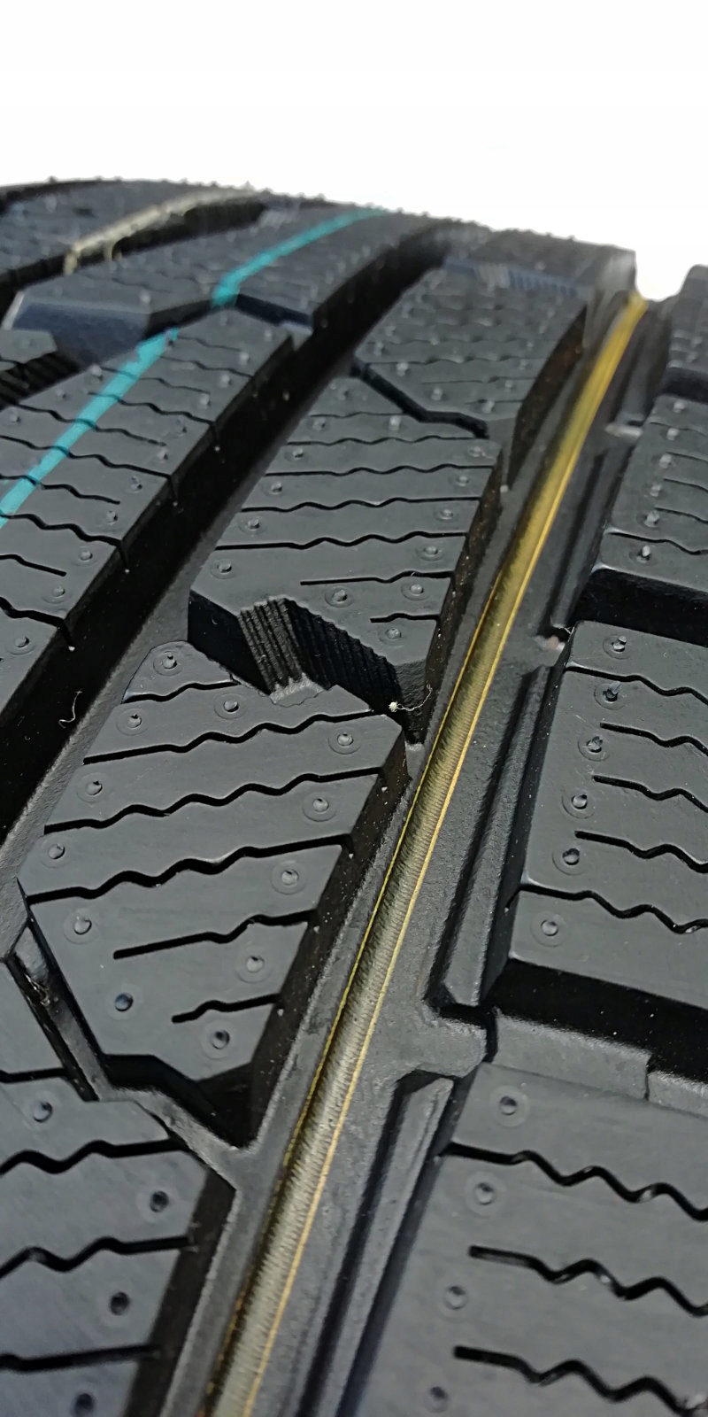 2x 225/55R17 OPONY ZIMOWE NOWE Marka Premiorri