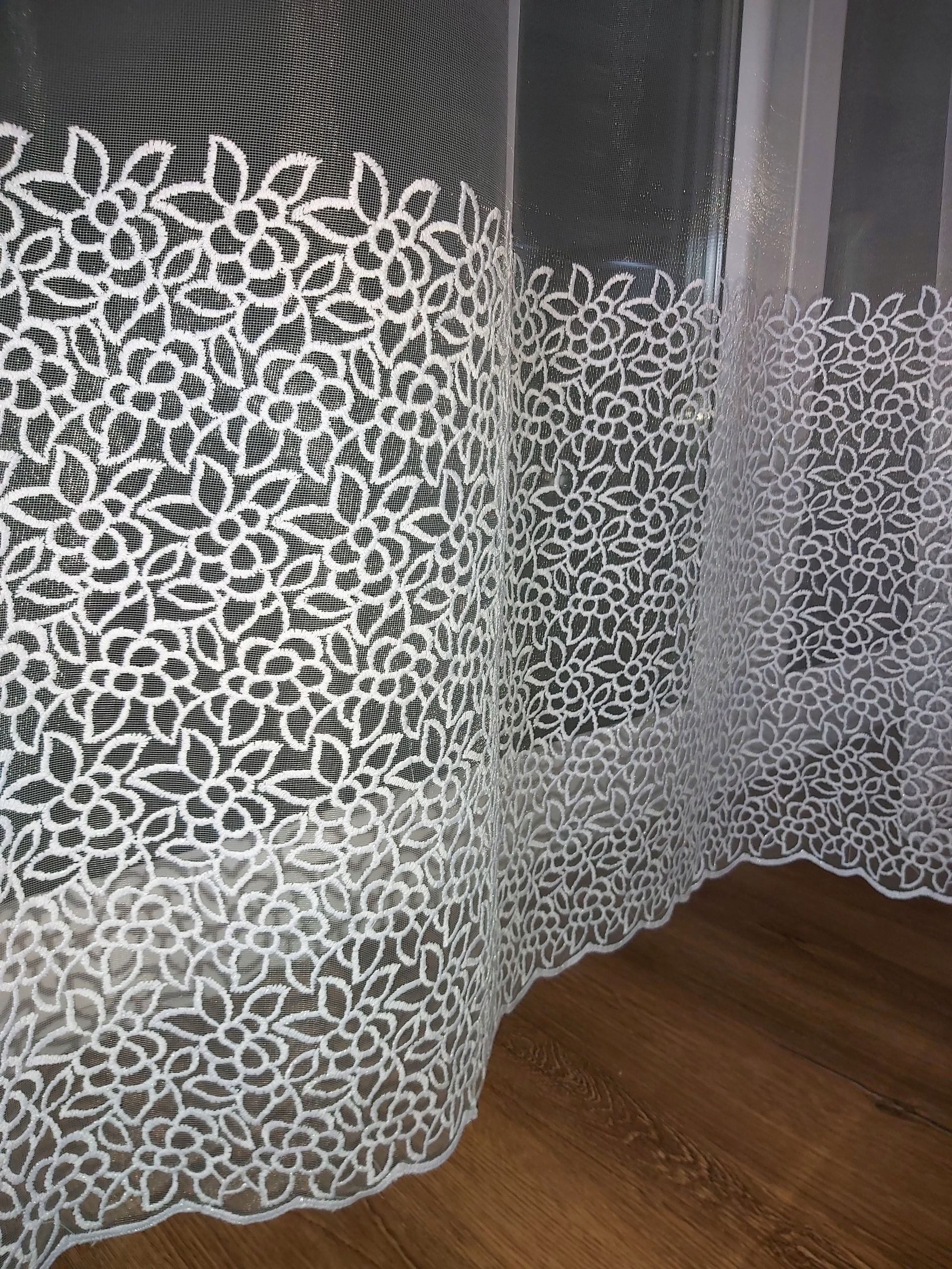 

Markizeta Siateczka Turecka 280 Tęczowa Nitka Wzór