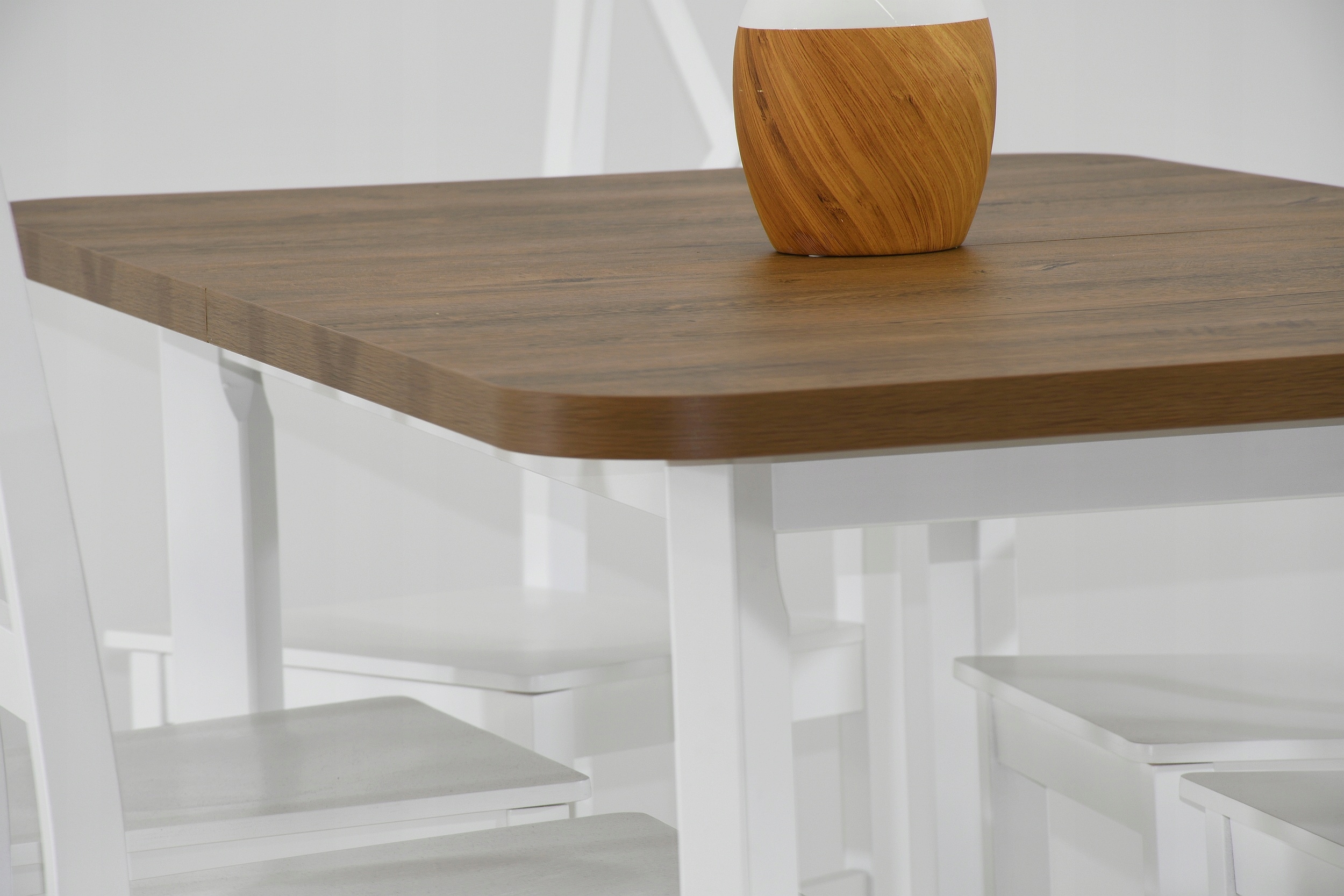 rozkładane stoły, stół do jadalni, krzesła salon Kolor korpusu stołu inny kolor