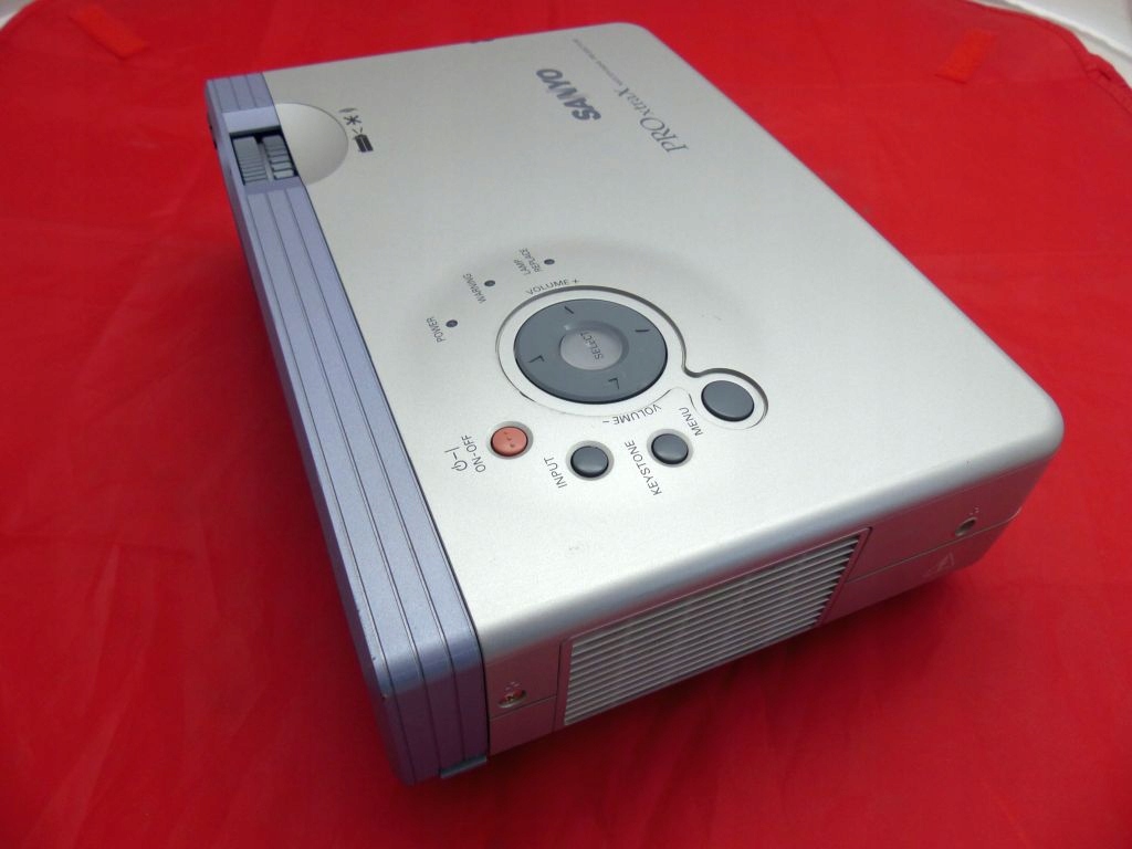 JAPOŃSKI PROJEKTOR RZUTNIK SANYO PLC-XU41 XBOX PS3 Marka Sanyo