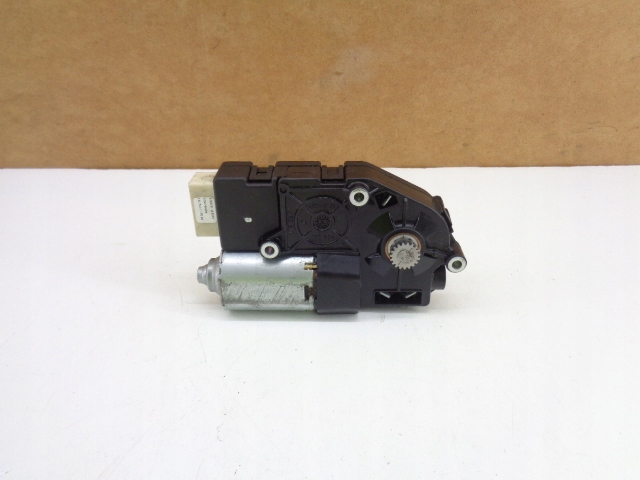 Двигатель люка MB W204 a2079062800