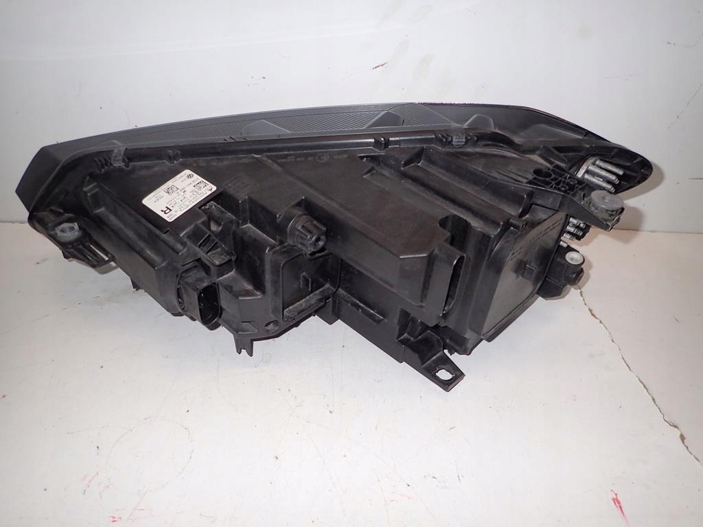 light front front right VW TOURAN 15- FULL LED
