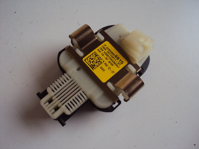 SENSOR CZUJNIK DESZCZU MERCEDES W205 A2059006615 Producent części Mercedes-Benz OE