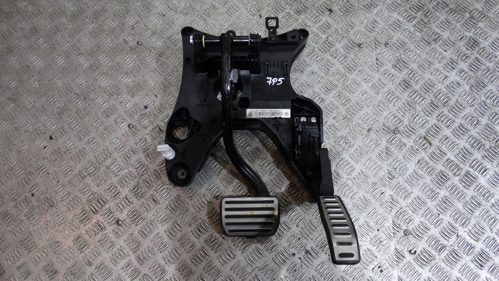 PORSCHE oe 7P0723031AK