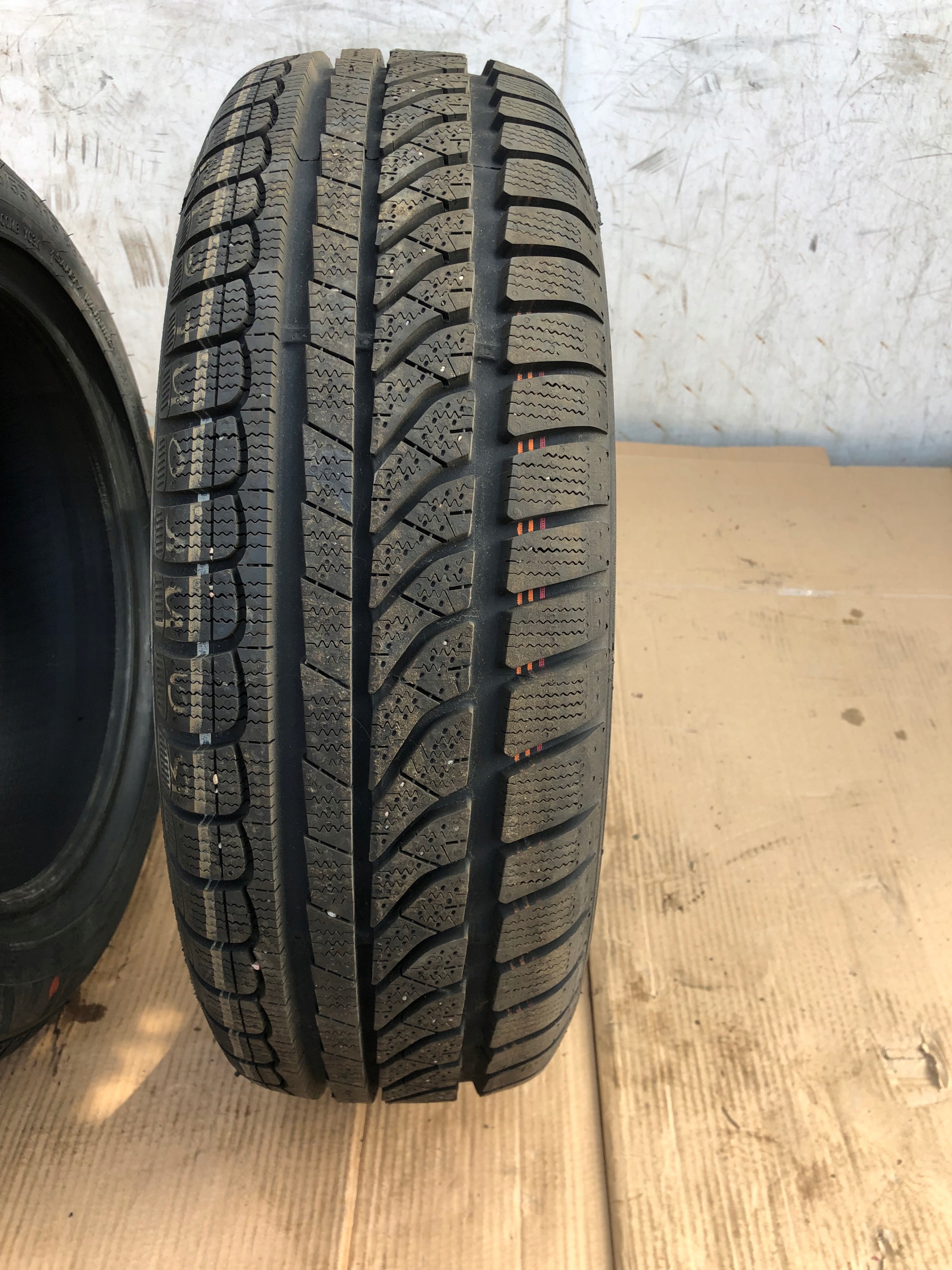 OPONA DUNLOP SP WINTER RESPONSE 185/60/15 NOWA!!!