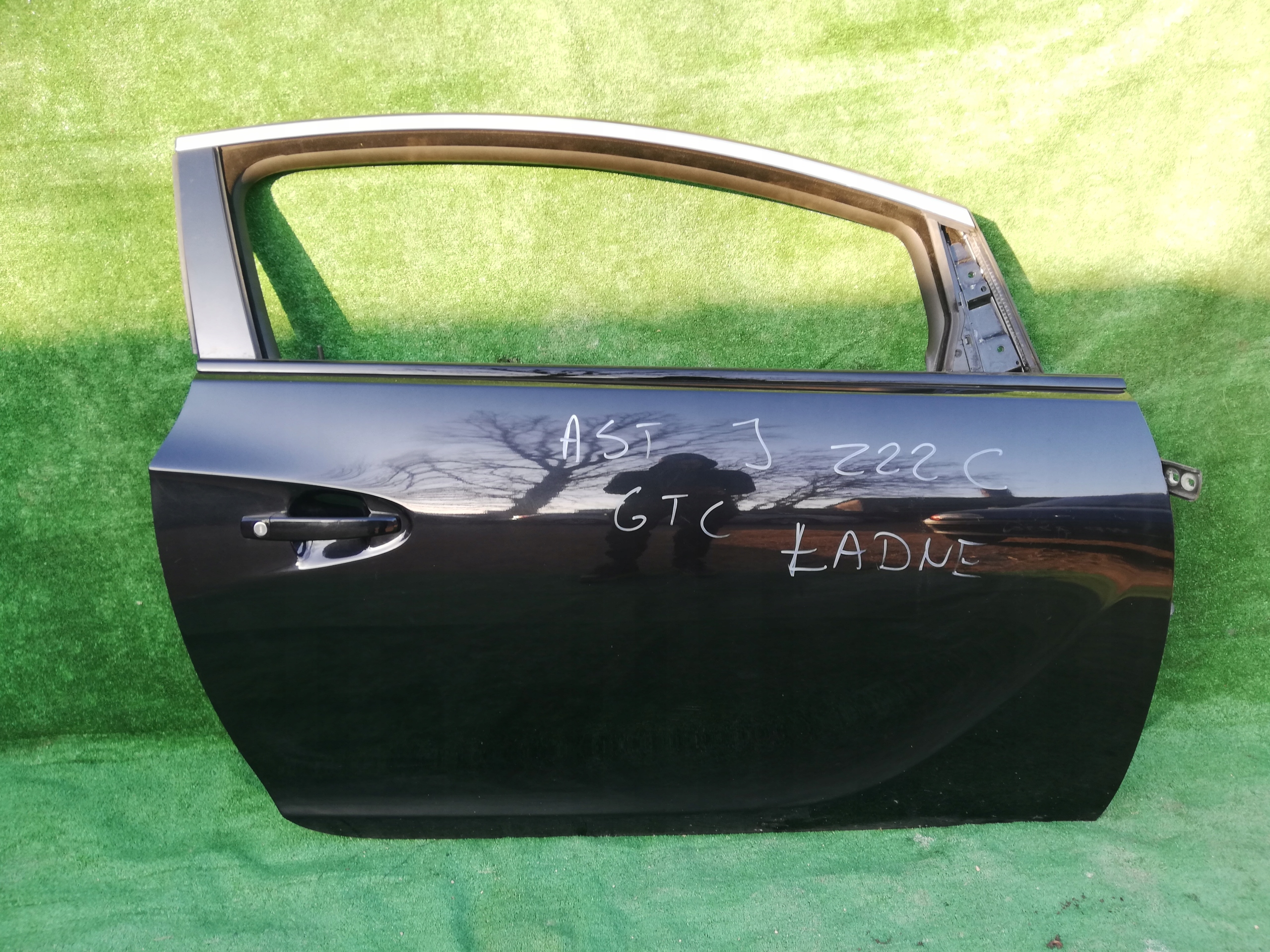 OPEL ASTRA J GTC Z22C DRZWI PRAWE