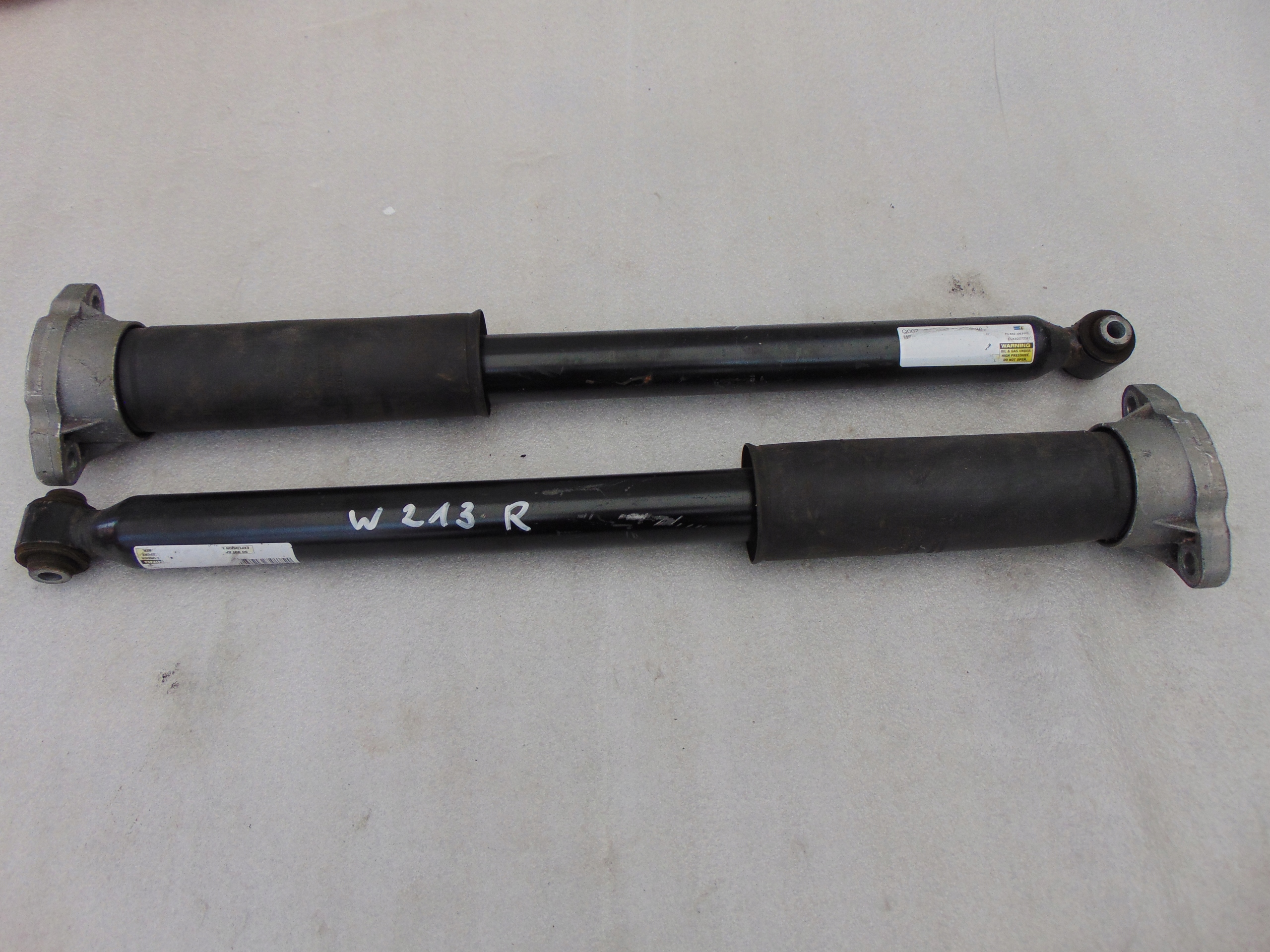 MERCEDES W213 AMORTYZATOR TYL A2133201030