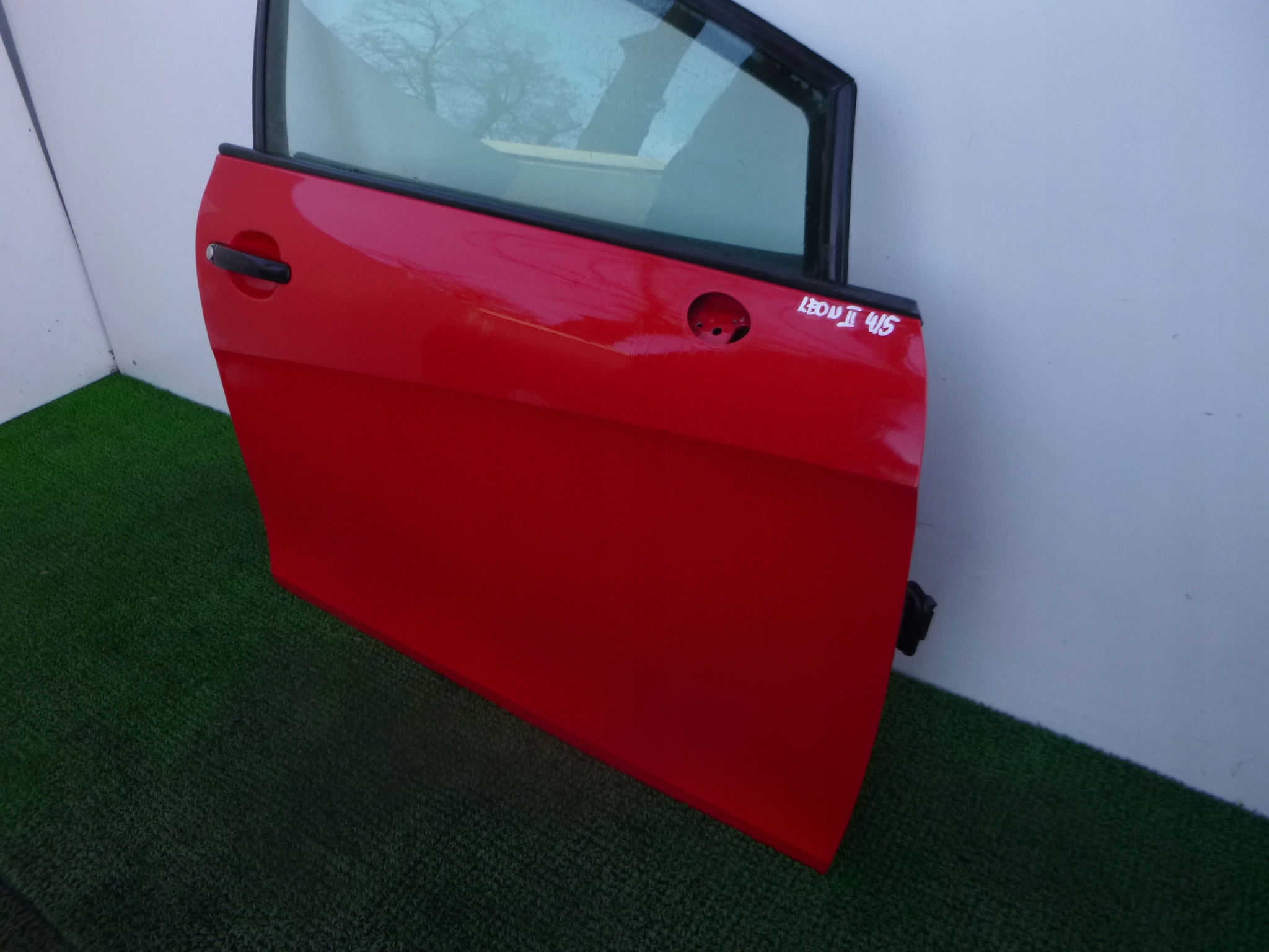 SEAT LEON II 05- door front right front OEM