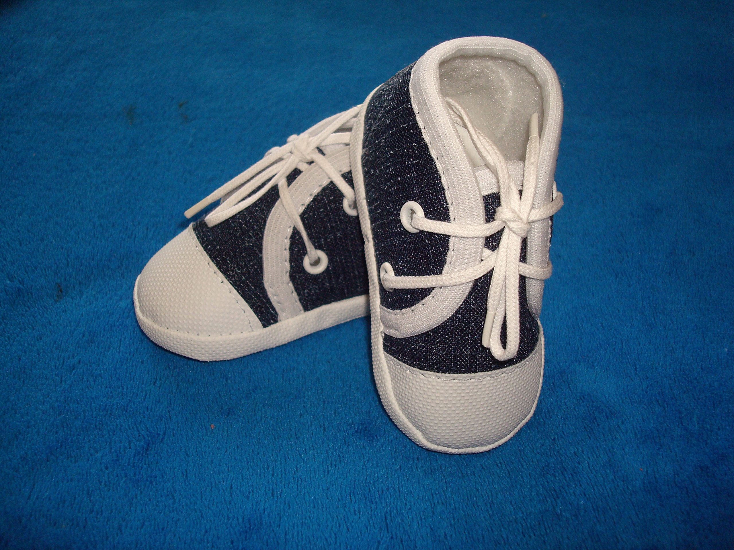 BUCIKI BUTY TRAMPKI na chrzest do chrztu r.12 Marka bez marki