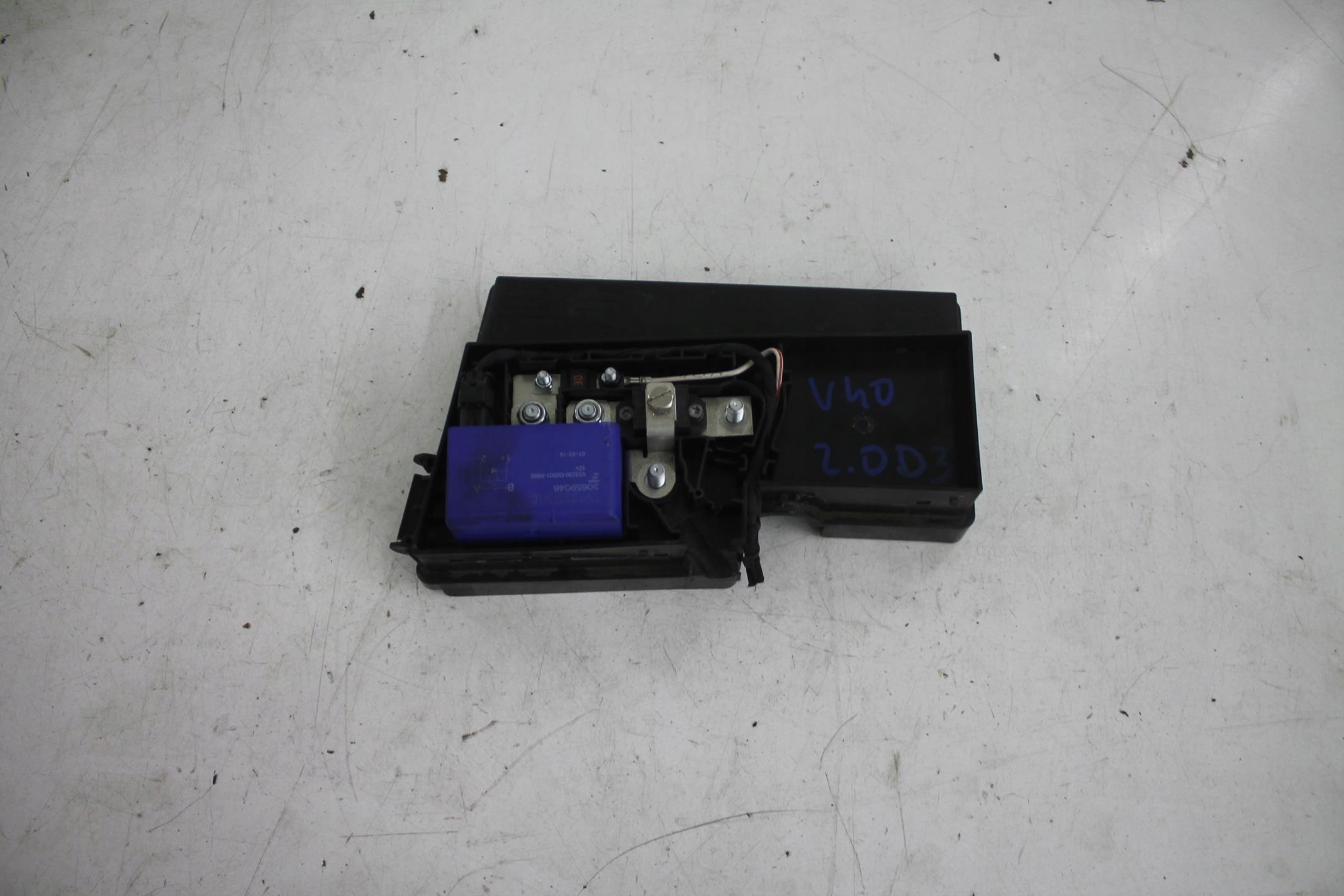 PRZEKAŹNIK AKUMULATORA 30659046 VOLVO V40 II