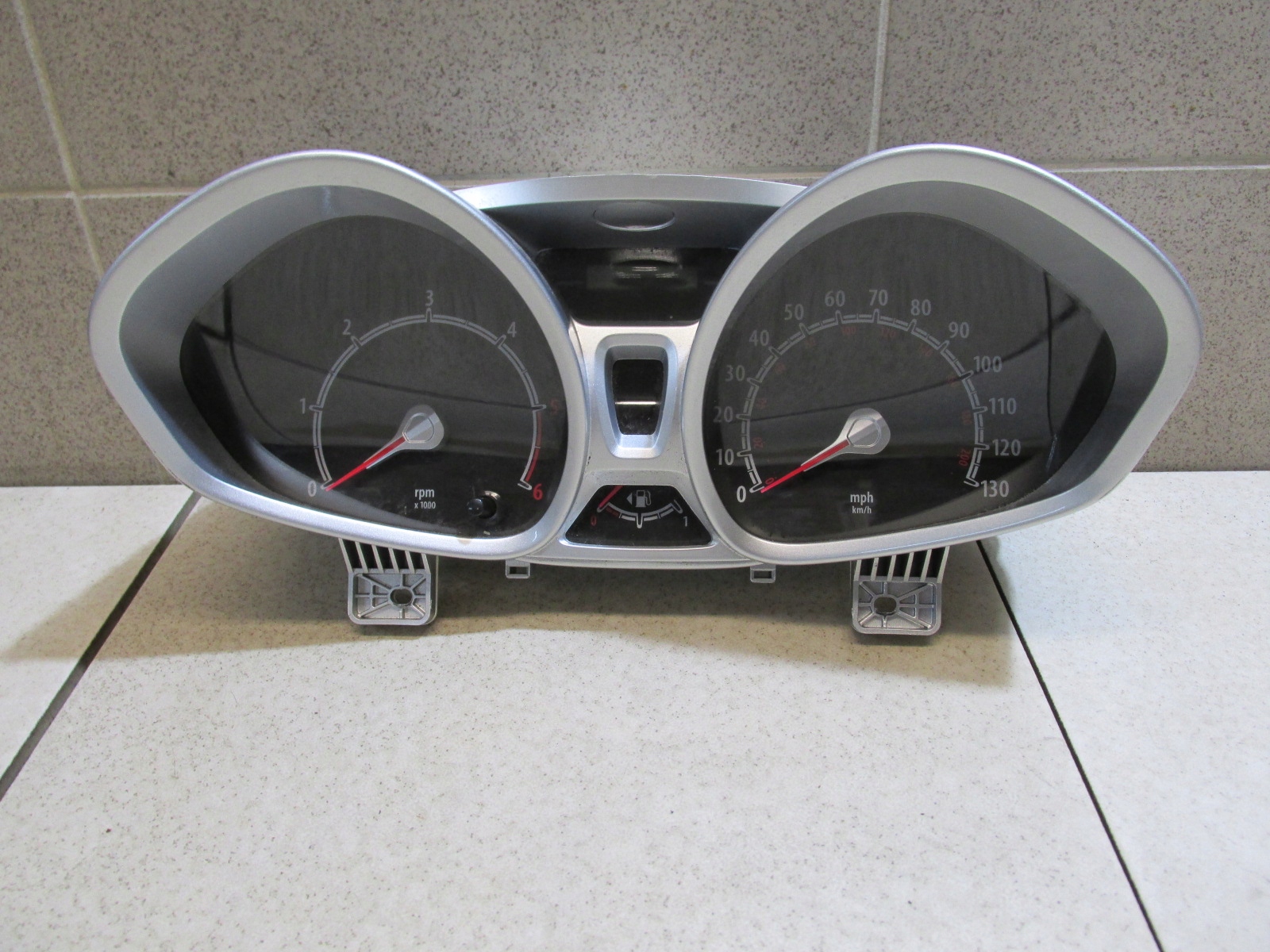 спидометр англия 8A6T10849HC Fiesta MK7 1,4 2009 r