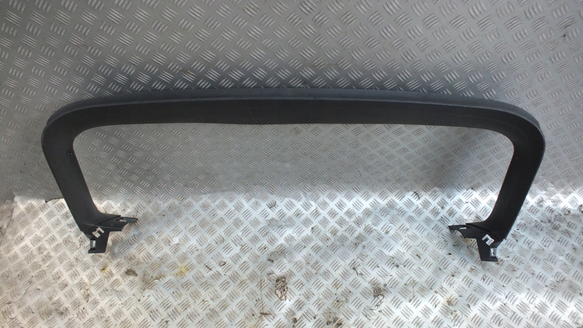 КРЫШКА НАКЛАДКА ПЛАСТИК ЗАСЛОНКИ SEAT ATECA 575867603A