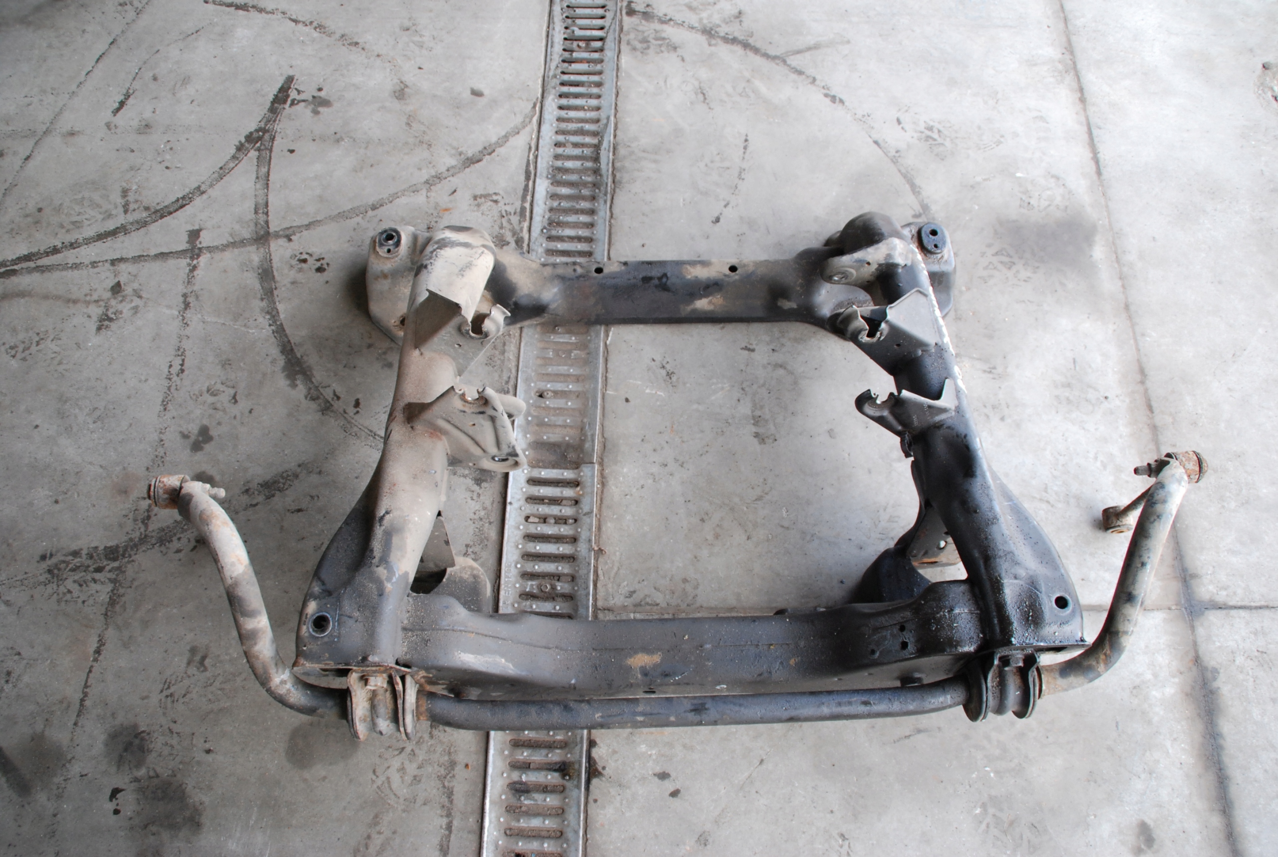 JEEP GRAND CHEROKEE WK WH 3.0 CRD КОЛЫБЕЛЬ САНКИ