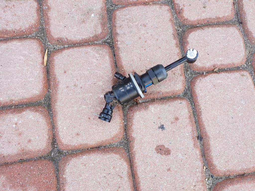 Pompka sprzegla Movano B Master III 8200673234