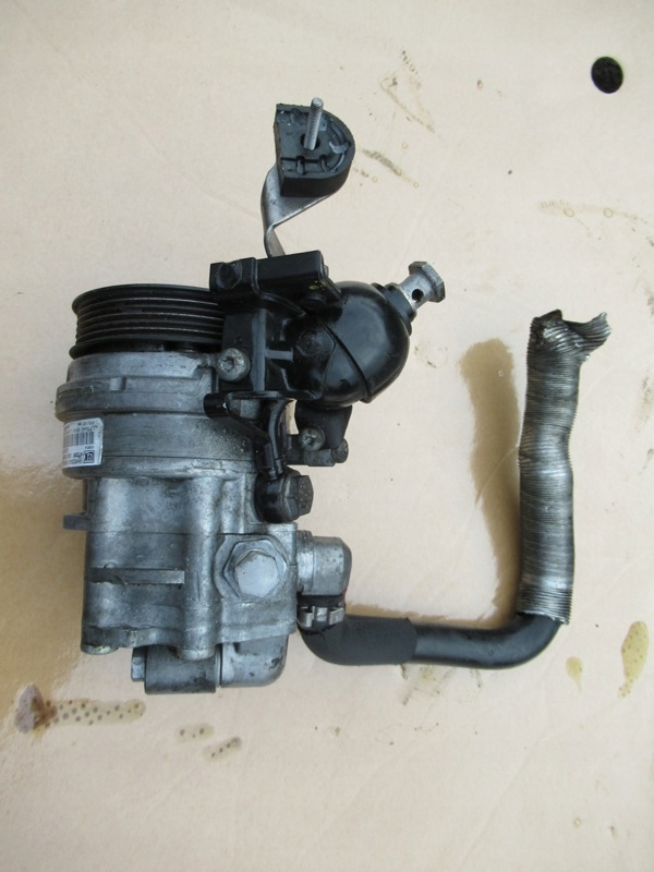 Насос Dynamic DRIVE ACTIVE BMW E60 E61 6767243018