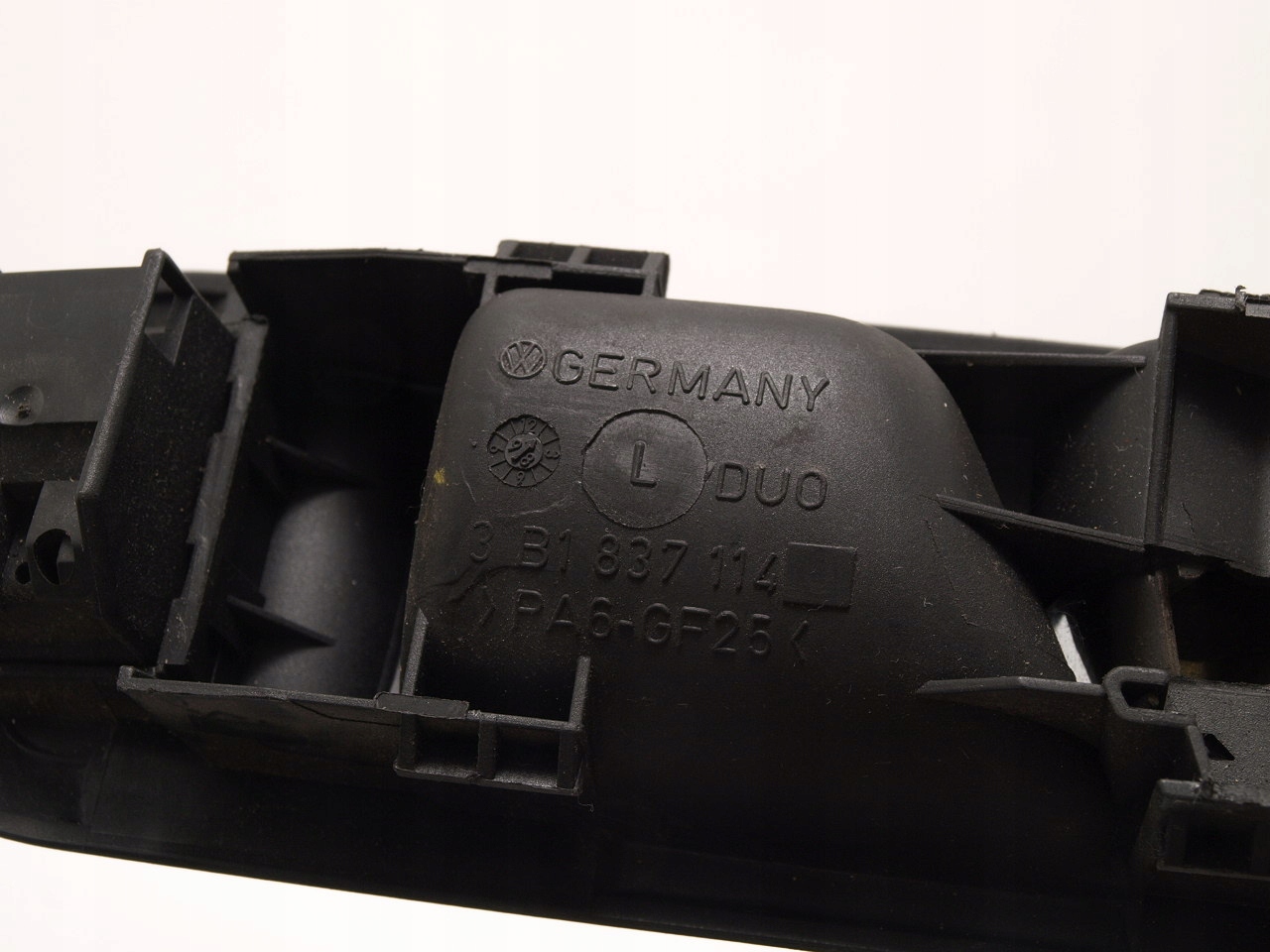 KLAMKA PRZEŁĄCZNIK WEWNĘTRZNA PRAWY TYŁ PRZÓD VW GOLF IV Producent części Volkswagen OE