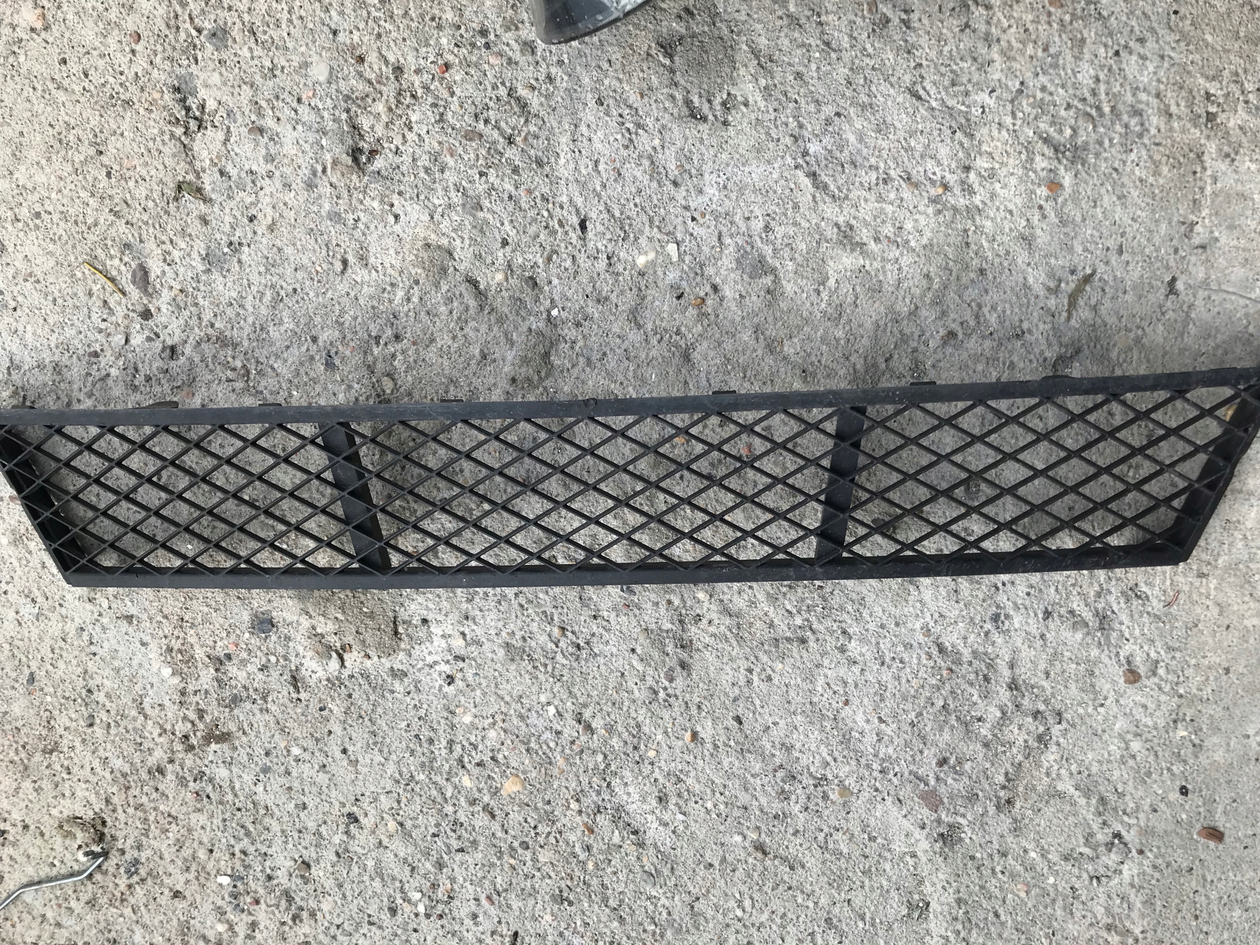 BMW F10 F11 решетка бампера средняя нет М пакет