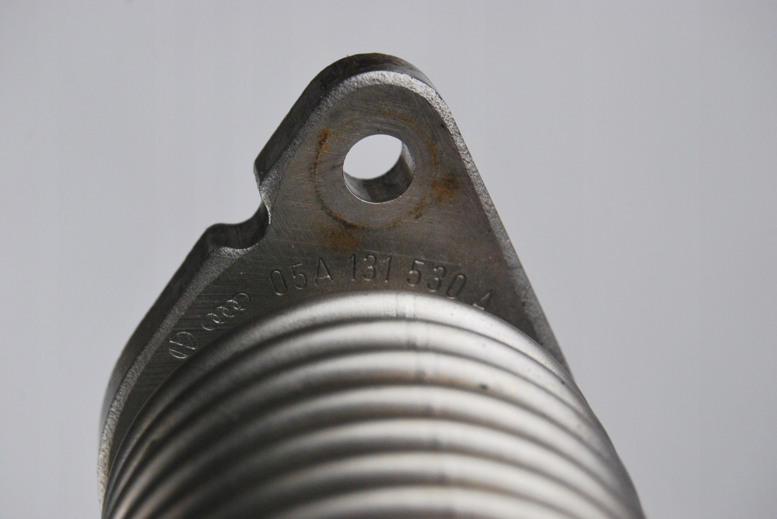 Системы рециркуляции ОГ link pipe Audi Q7 V12 6.0 TDI 05A131530A