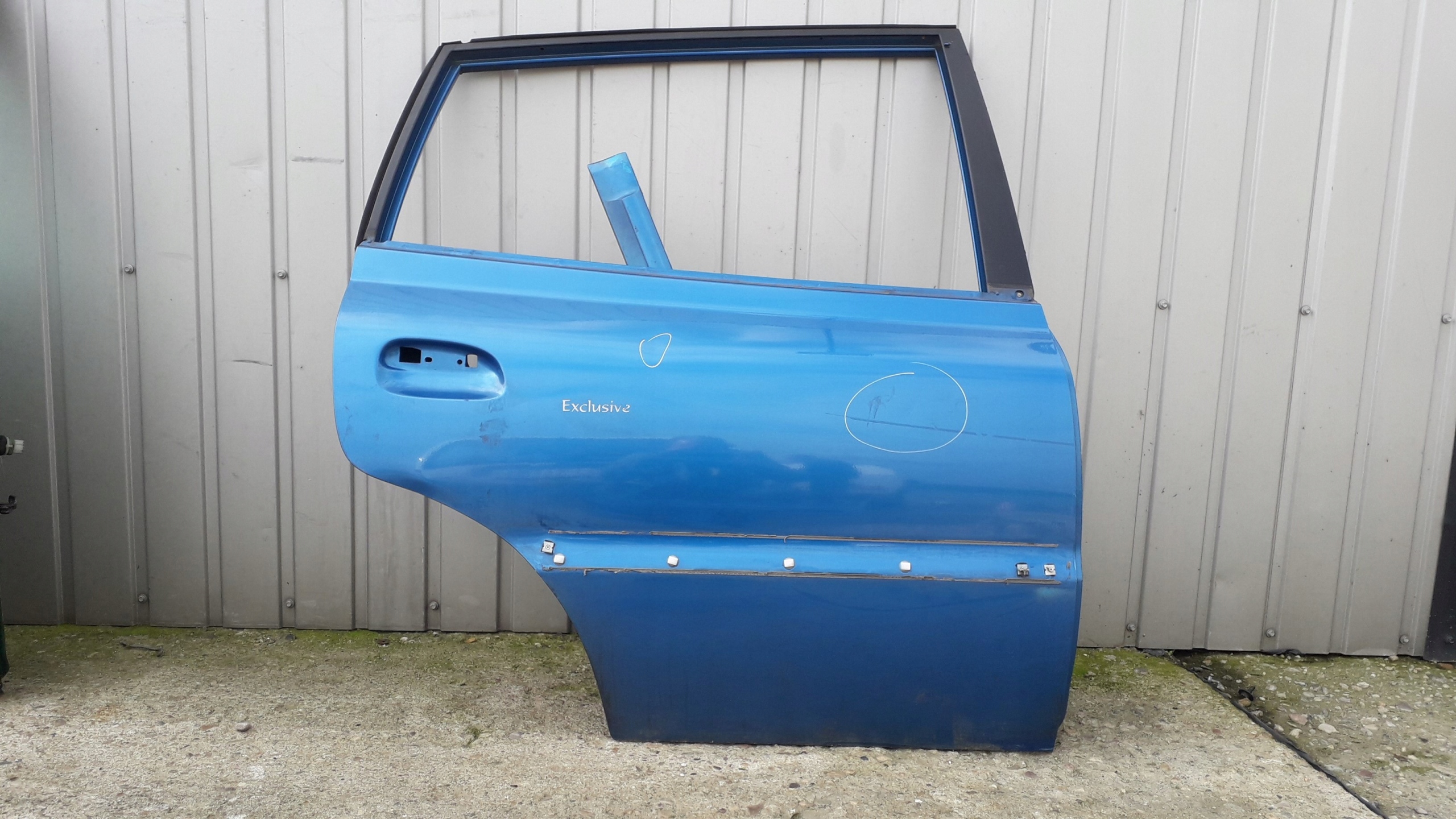 KIA RIO 00-05 DRZWI PRAWE TYLNE GOŁE NIEBIESKIE