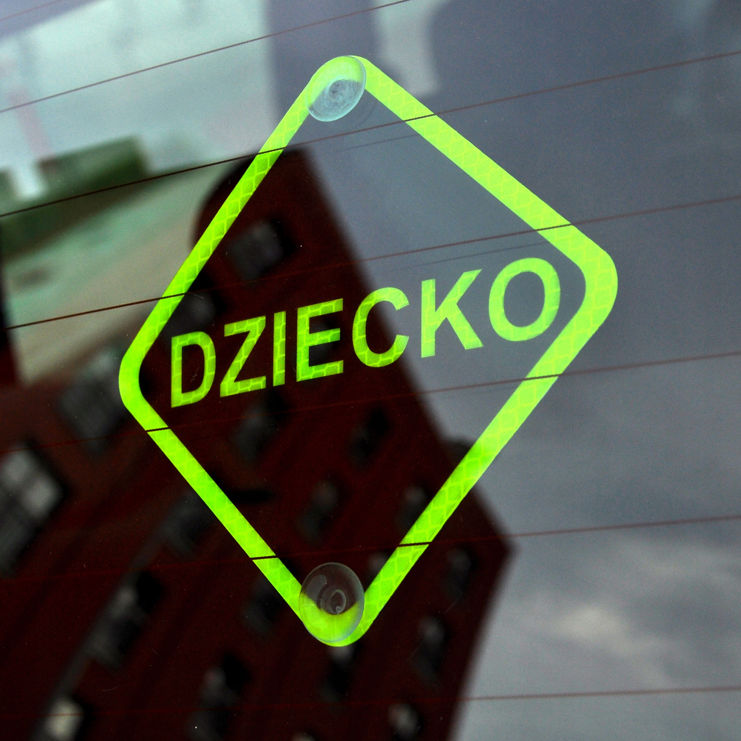 DZIECKO NEON ODBLASK NA AUTO SAMOCHÓD PRZYSSAWKI EAN (GTIN) 5907589374889