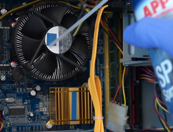 APP SPRĘŻONE POWIETRZE+ZAMRAŻACZ SP69 SPRAY 600 ML Pojemność 500 ml