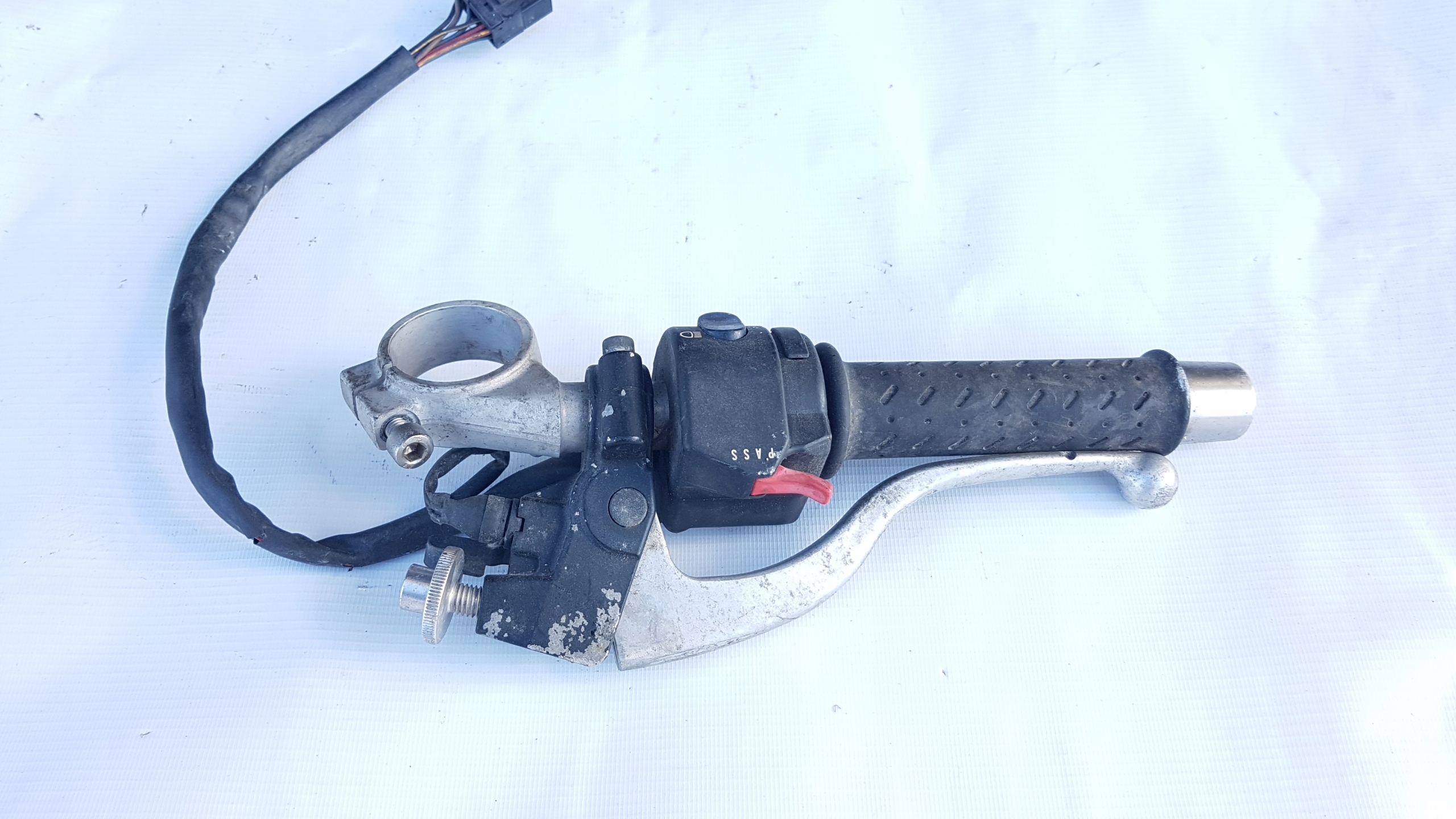 PRZEŁĄCZNIKI MANETKA KLAMKA TRIUMPH DAYTONA 600