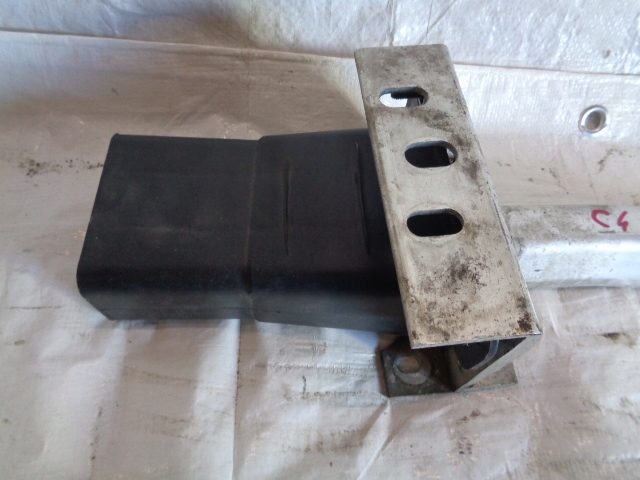 C4 PICASSO II KIEŁ STREFA ZGNIOTU PRZEDNIA PRAWA Strona zabudowy przód