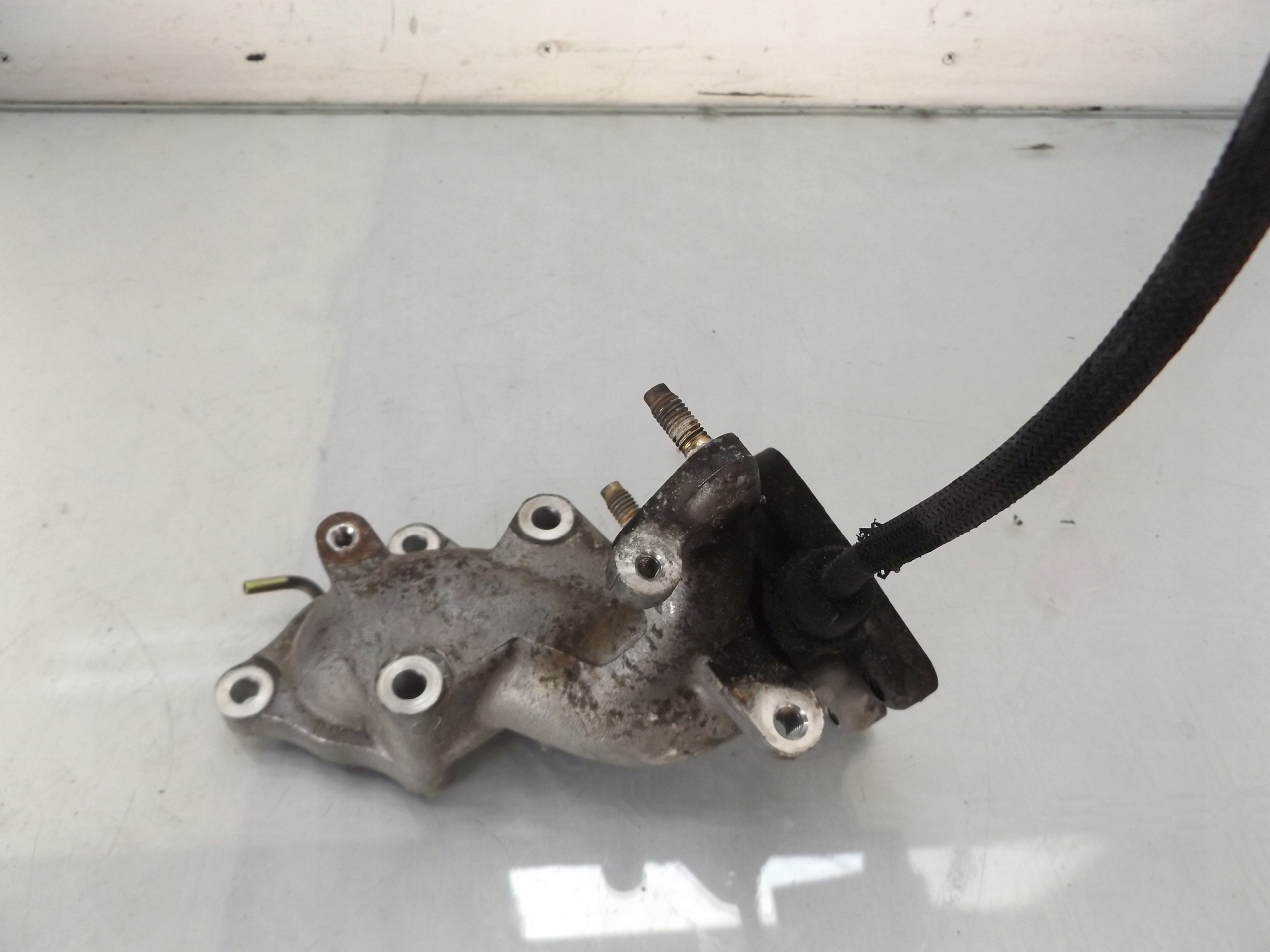 COROLLA E12 1,4 D4d ТРУБКА ЕГР