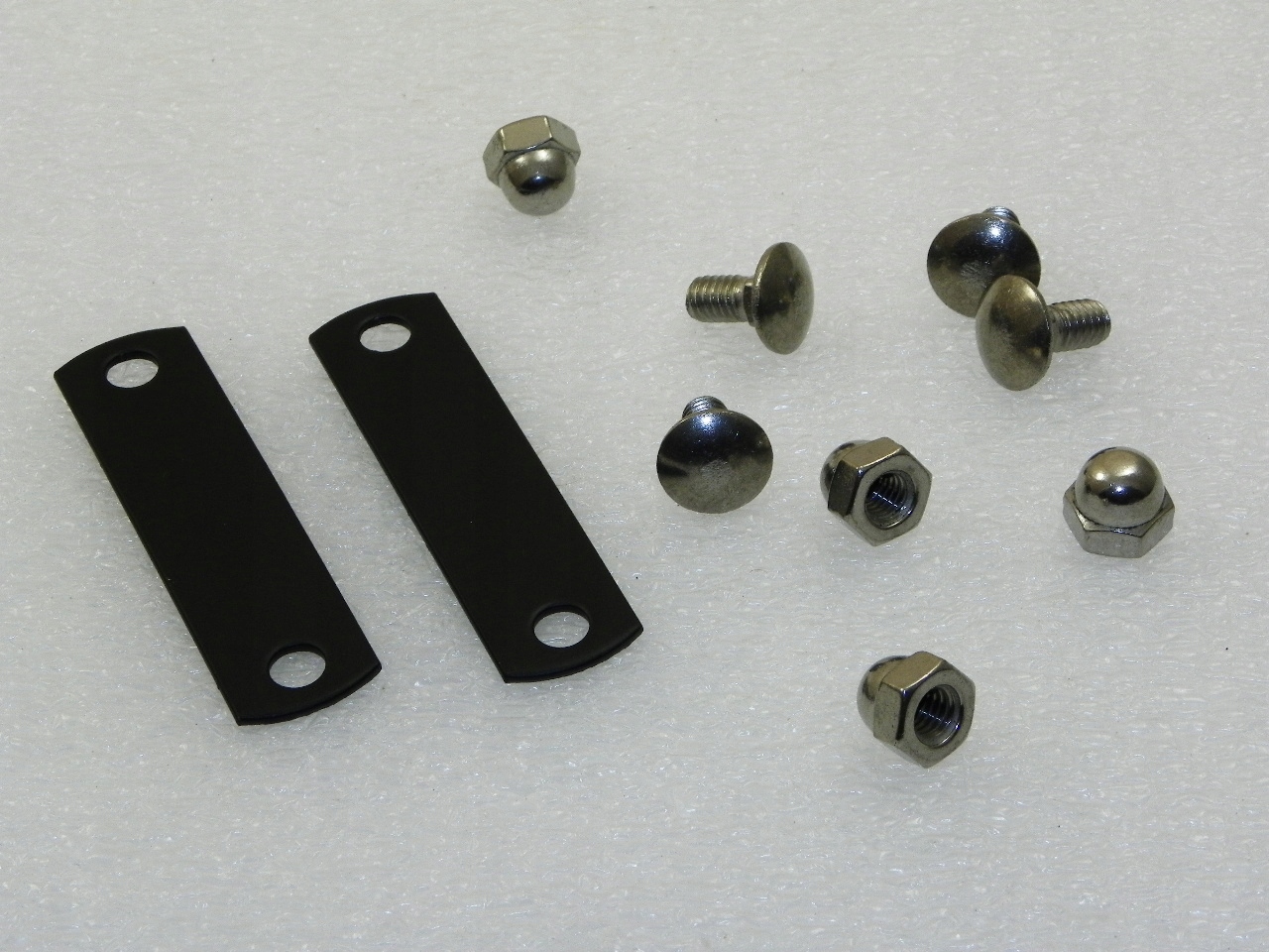 ROCKET ROADSTER винты крепления лобового стекла A9918023